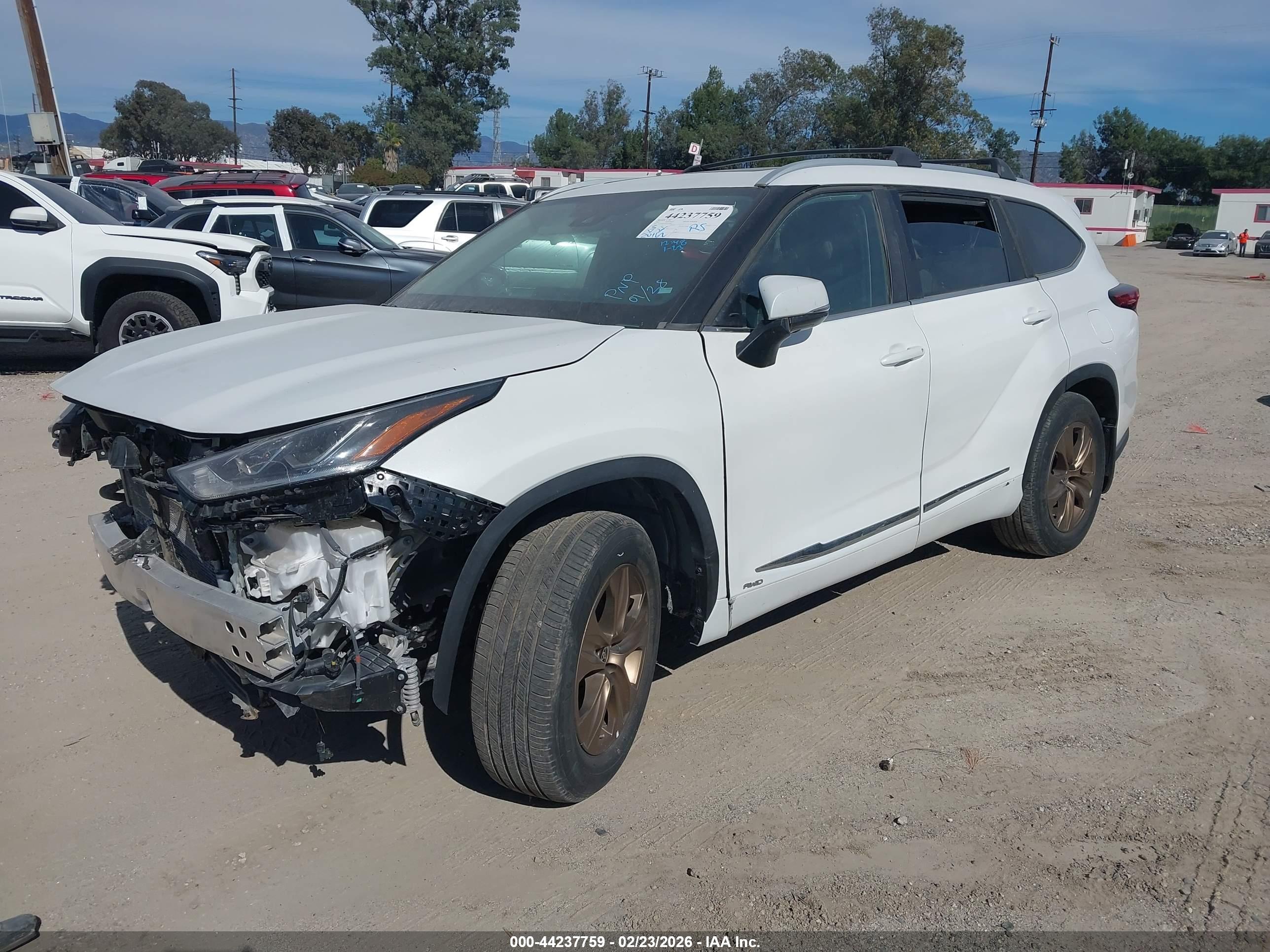 TOYOTA HIGHLANDER image 2