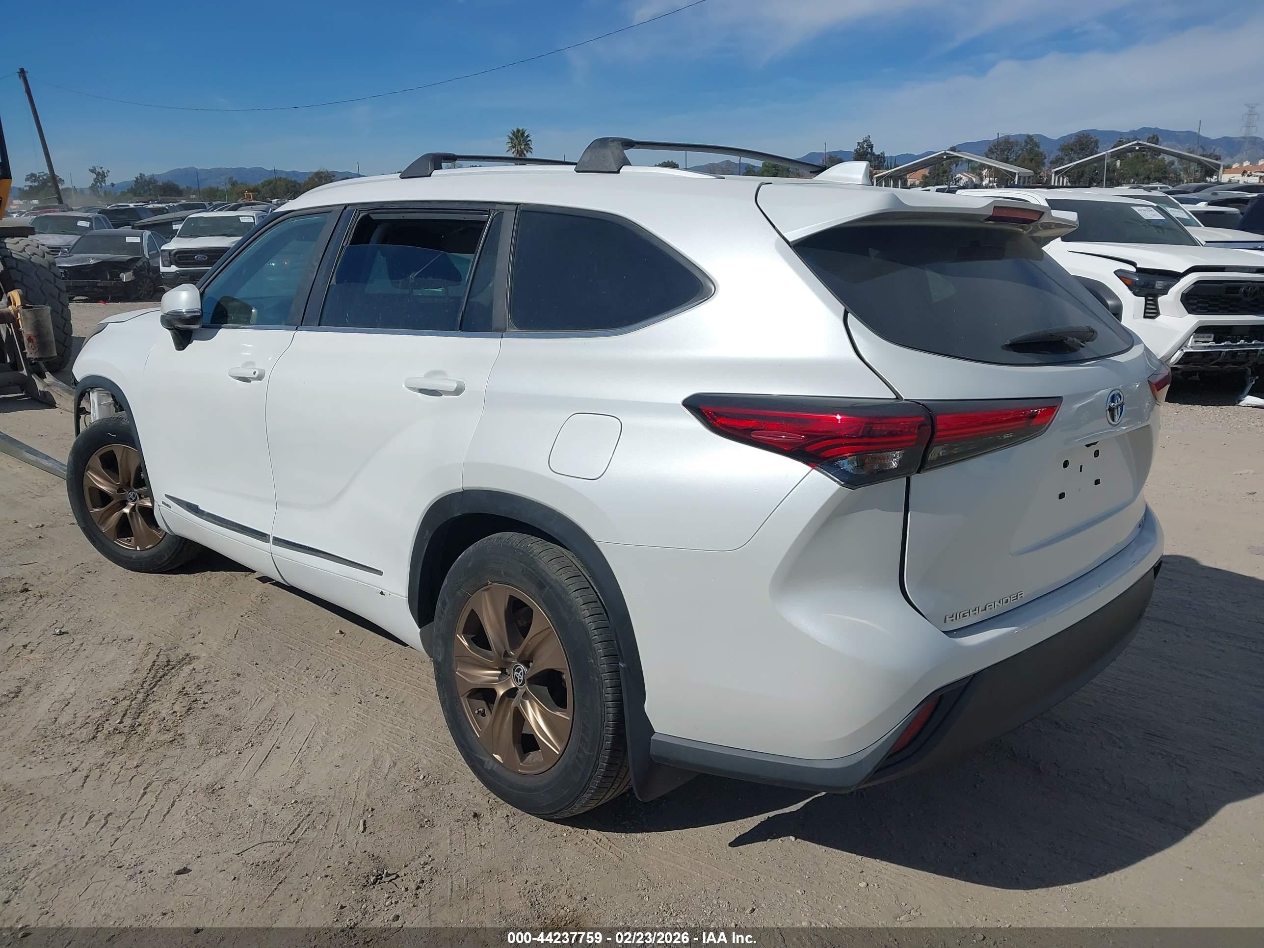 TOYOTA HIGHLANDER image 3