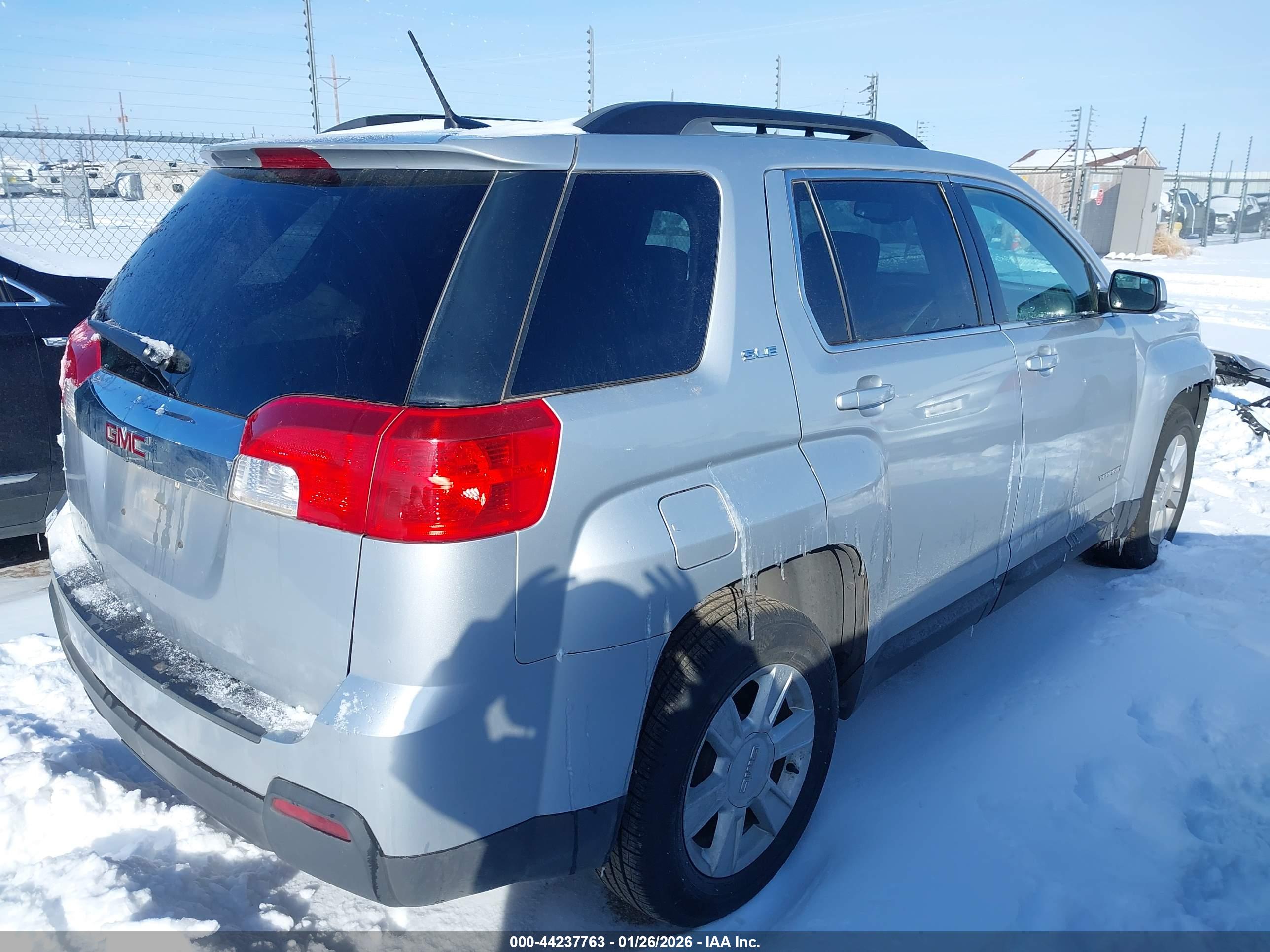 GMC TERRAIN image 4
