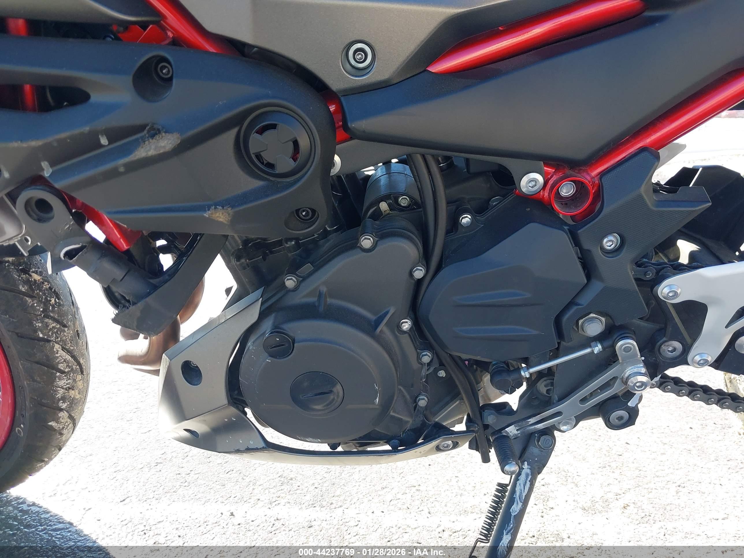 KAWASAKI ER500 image 9