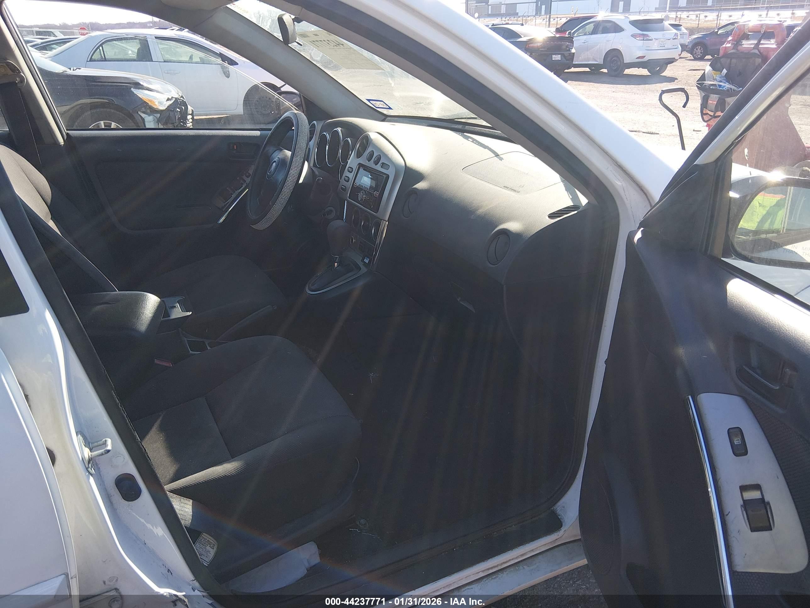 PONTIAC VIBE image 5
