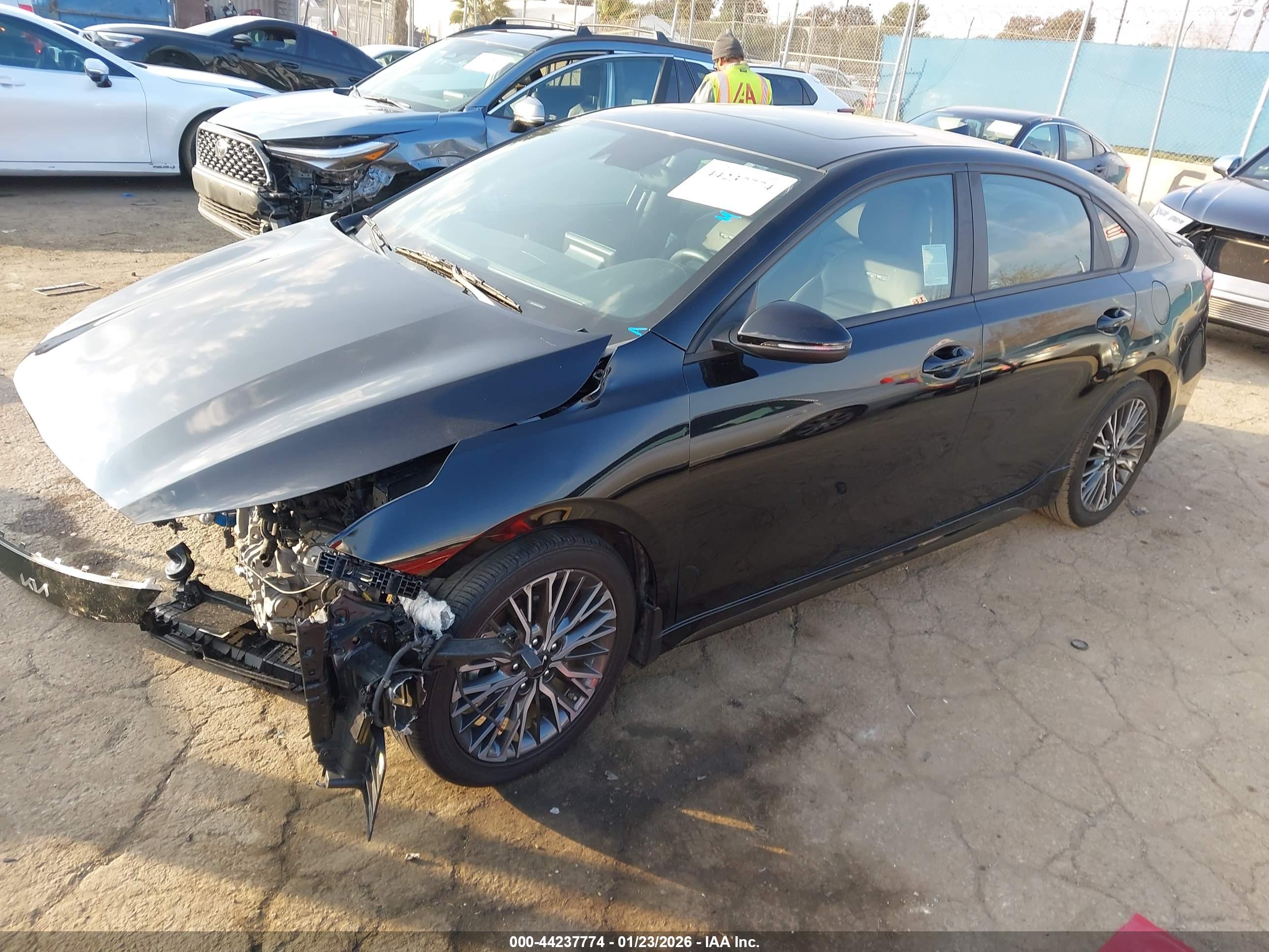 KIA FORTE image 2