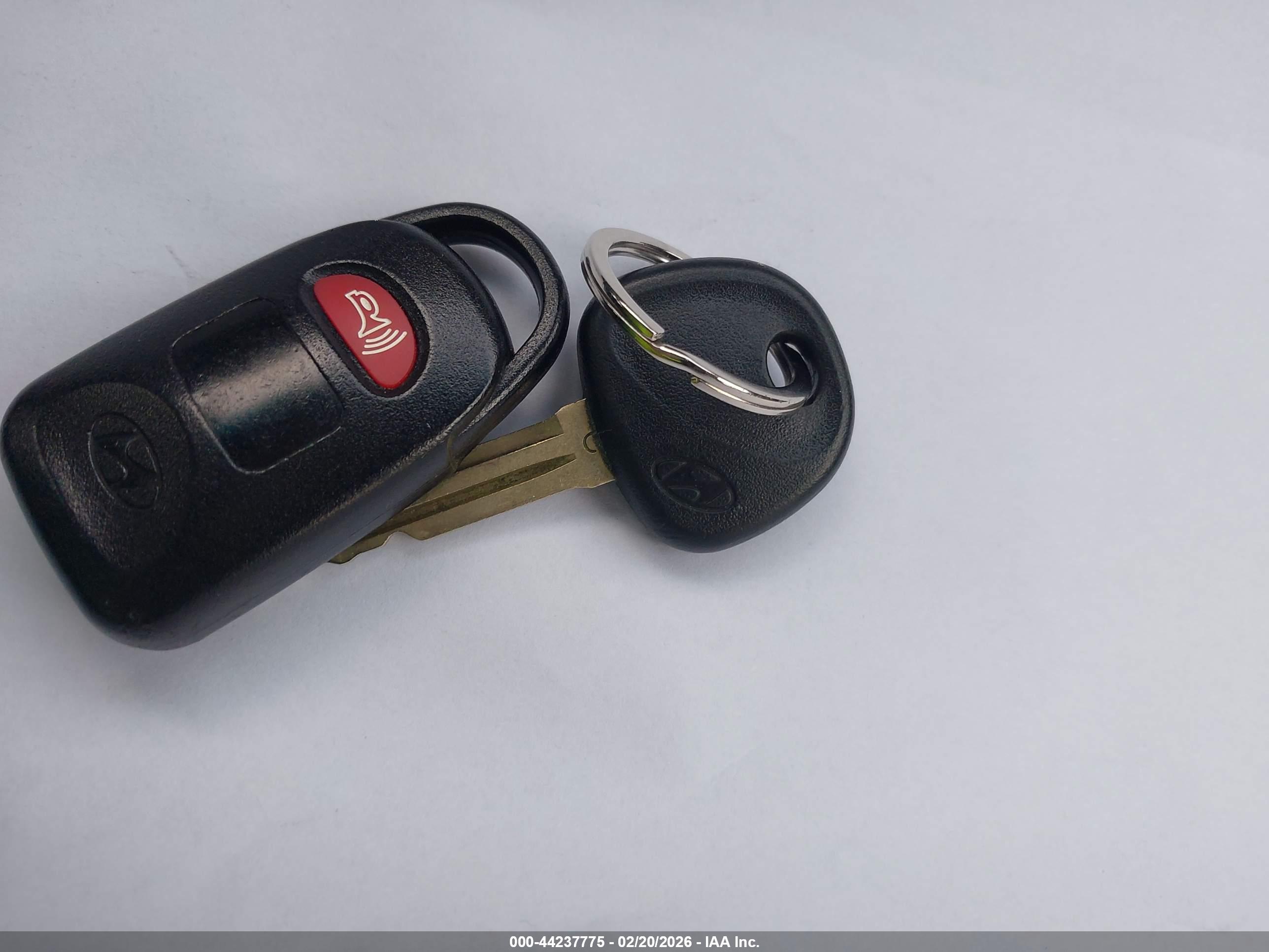 HYUNDAI ELANTRA image 11