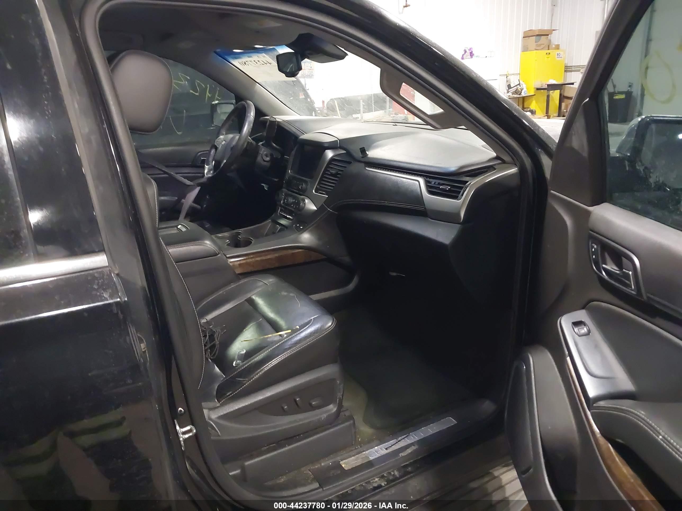 CHEVROLET TAHOE image 5