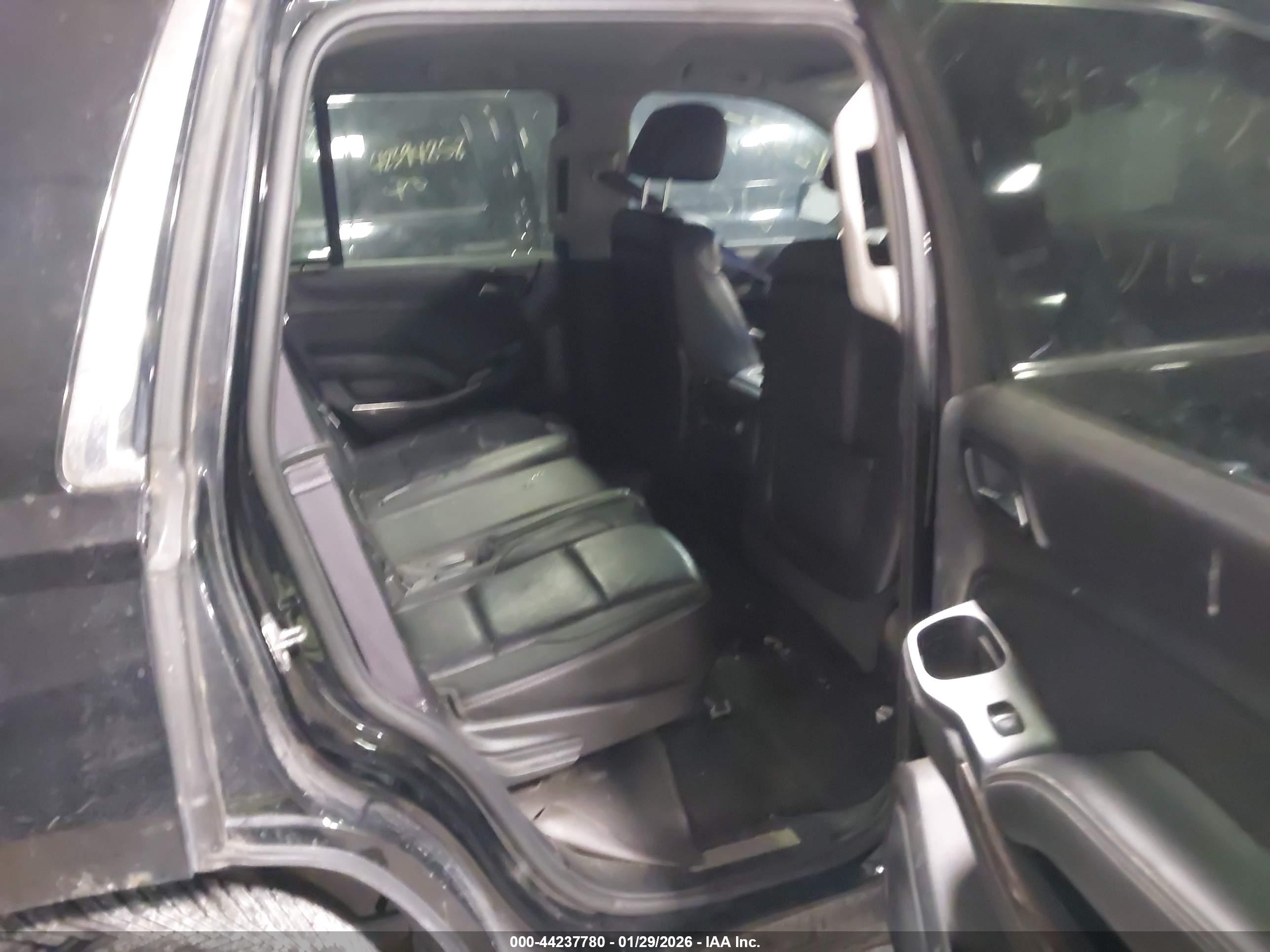 CHEVROLET TAHOE image 8
