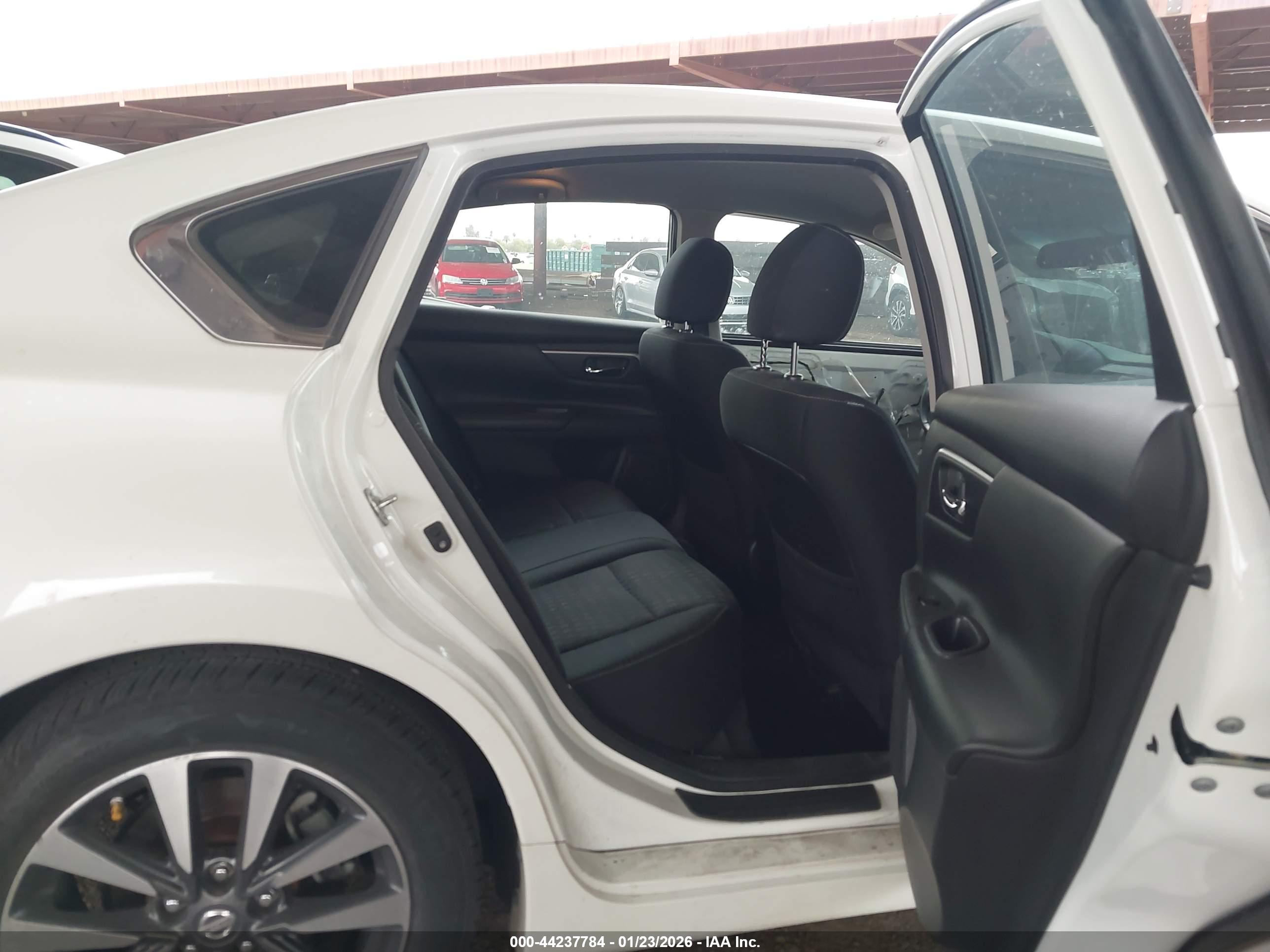 NISSAN ALTIMA image 8