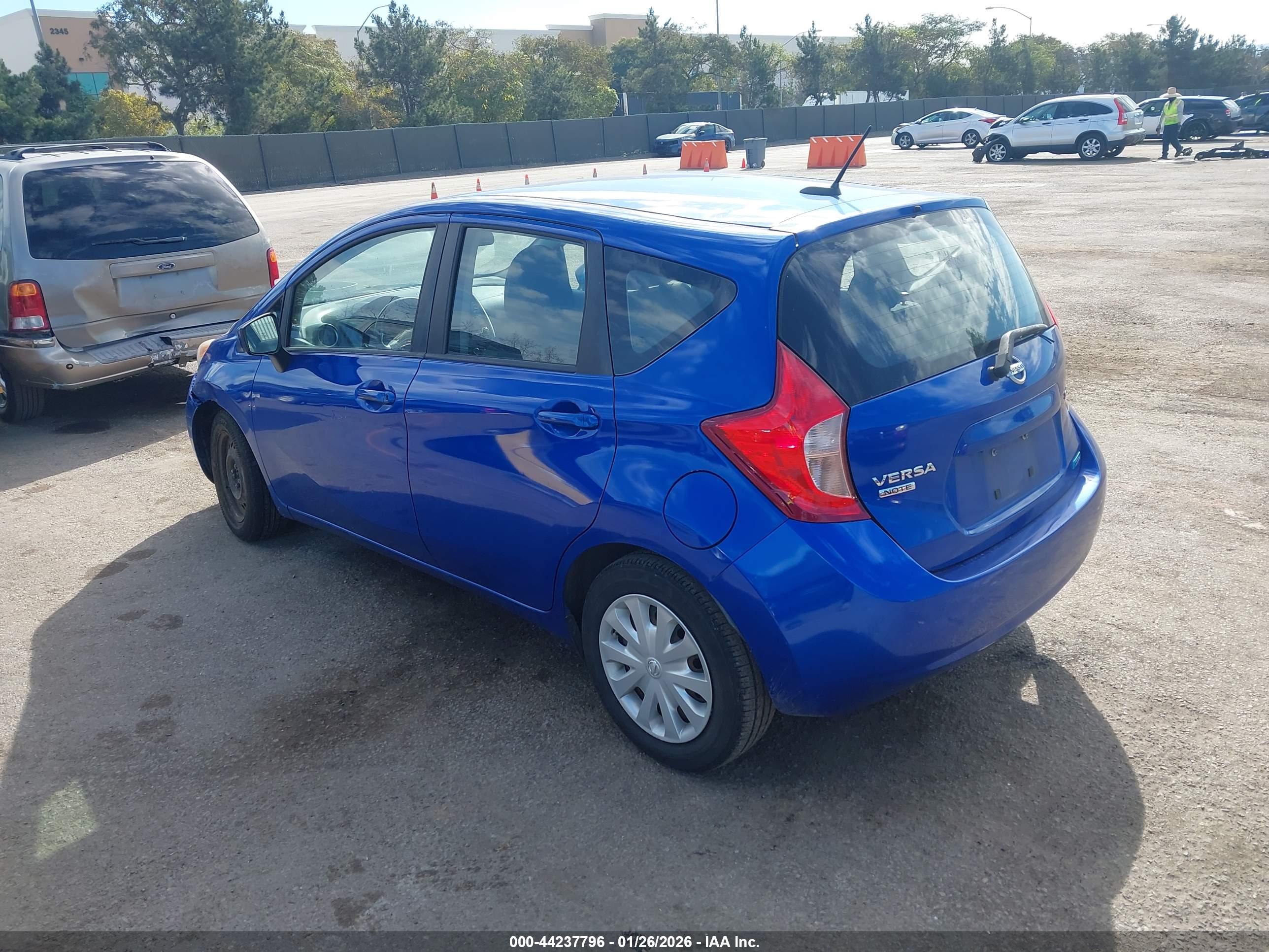 NISSAN VERSA image 3