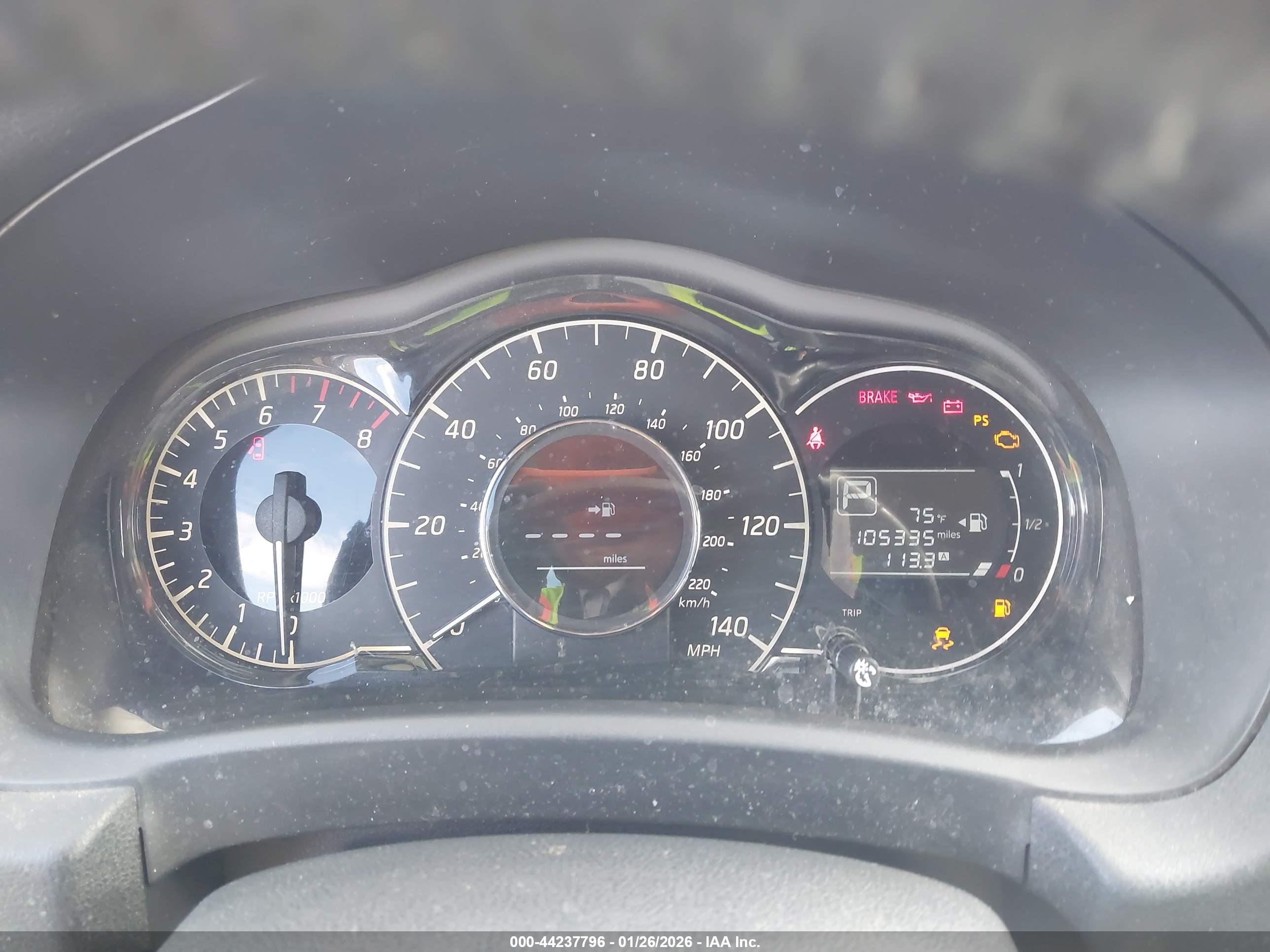 NISSAN VERSA image 7