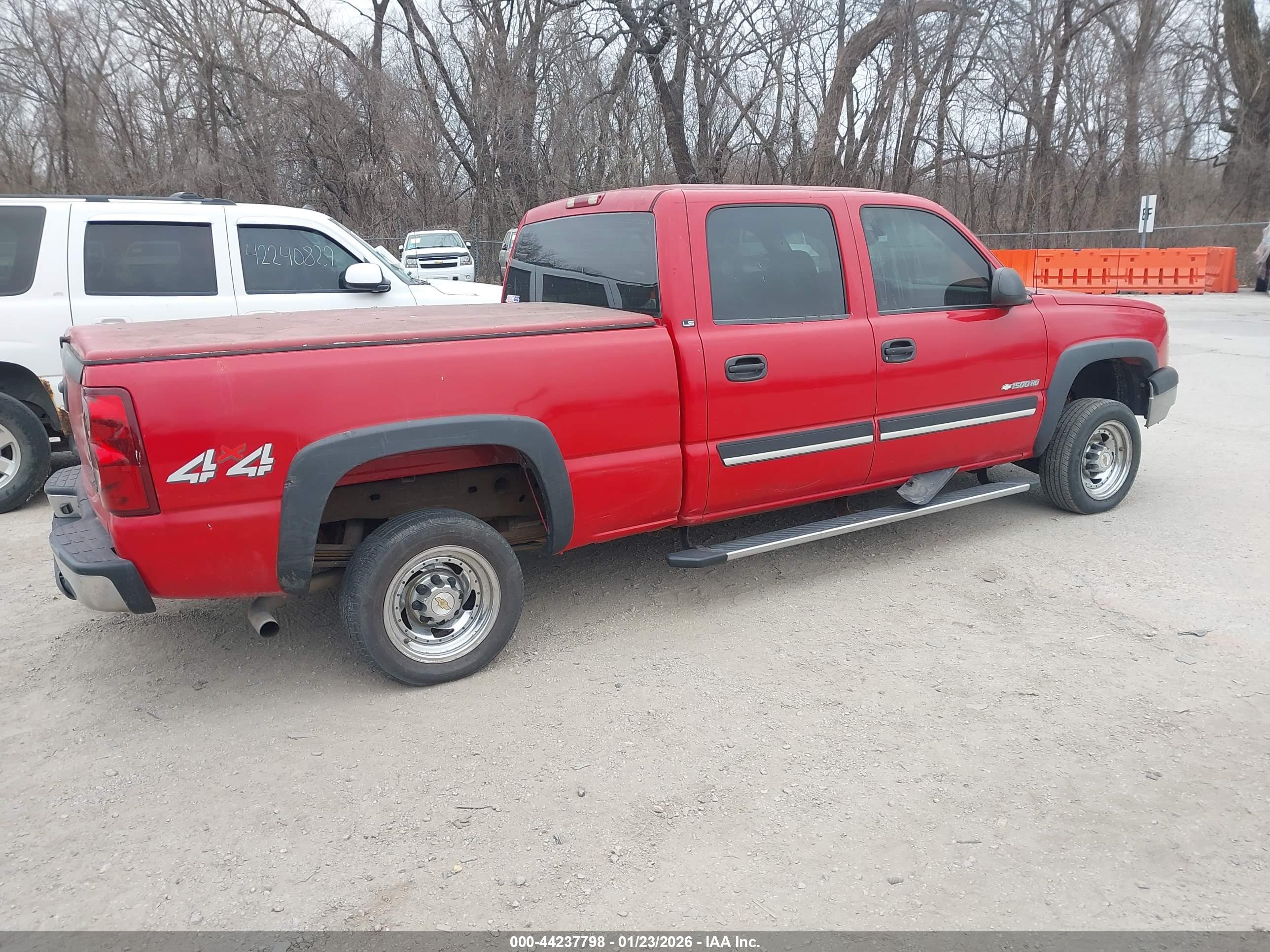 CHEVROLET SILVERADO image 4