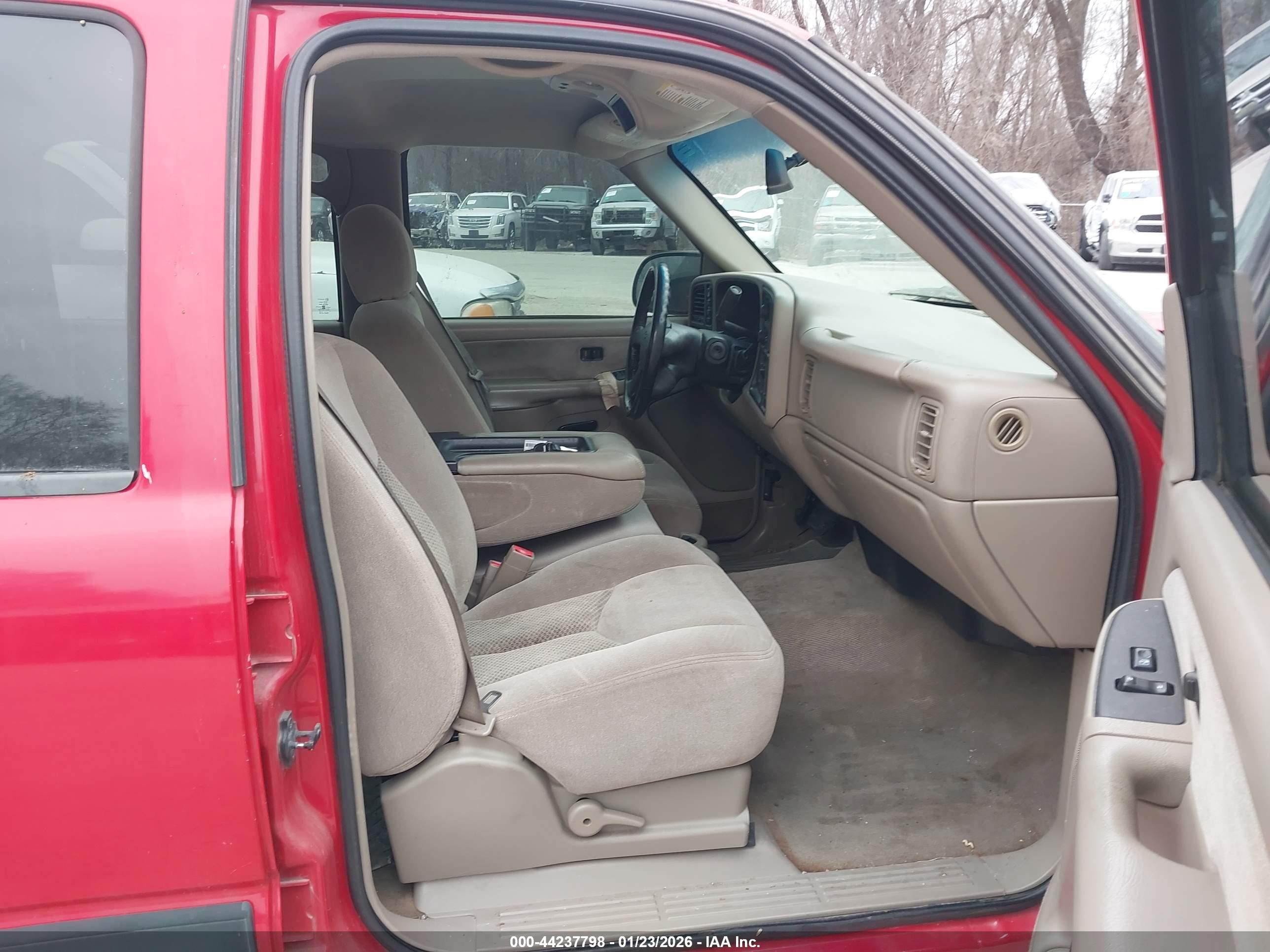 CHEVROLET SILVERADO image 5