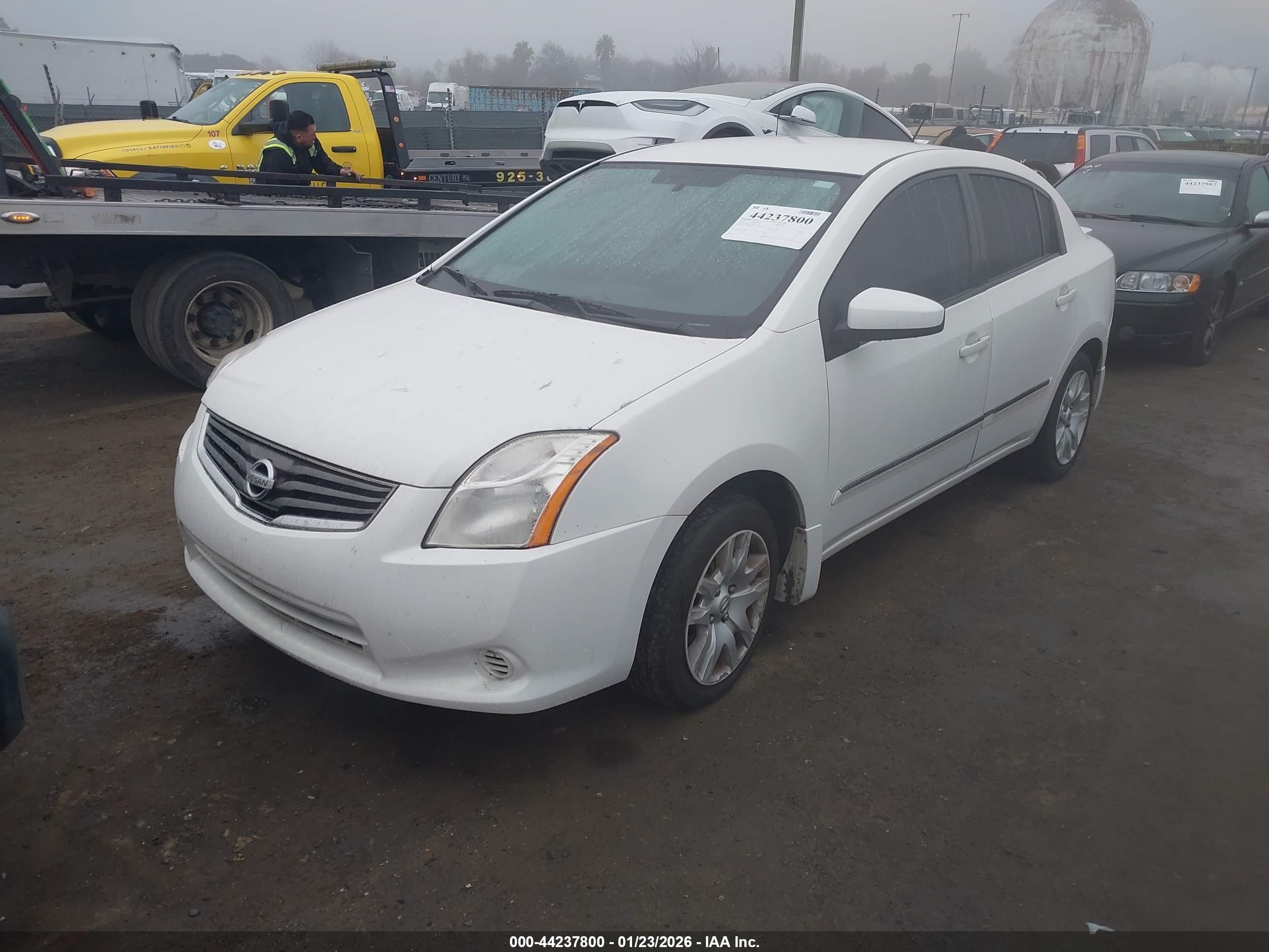 NISSAN SENTRA image 2