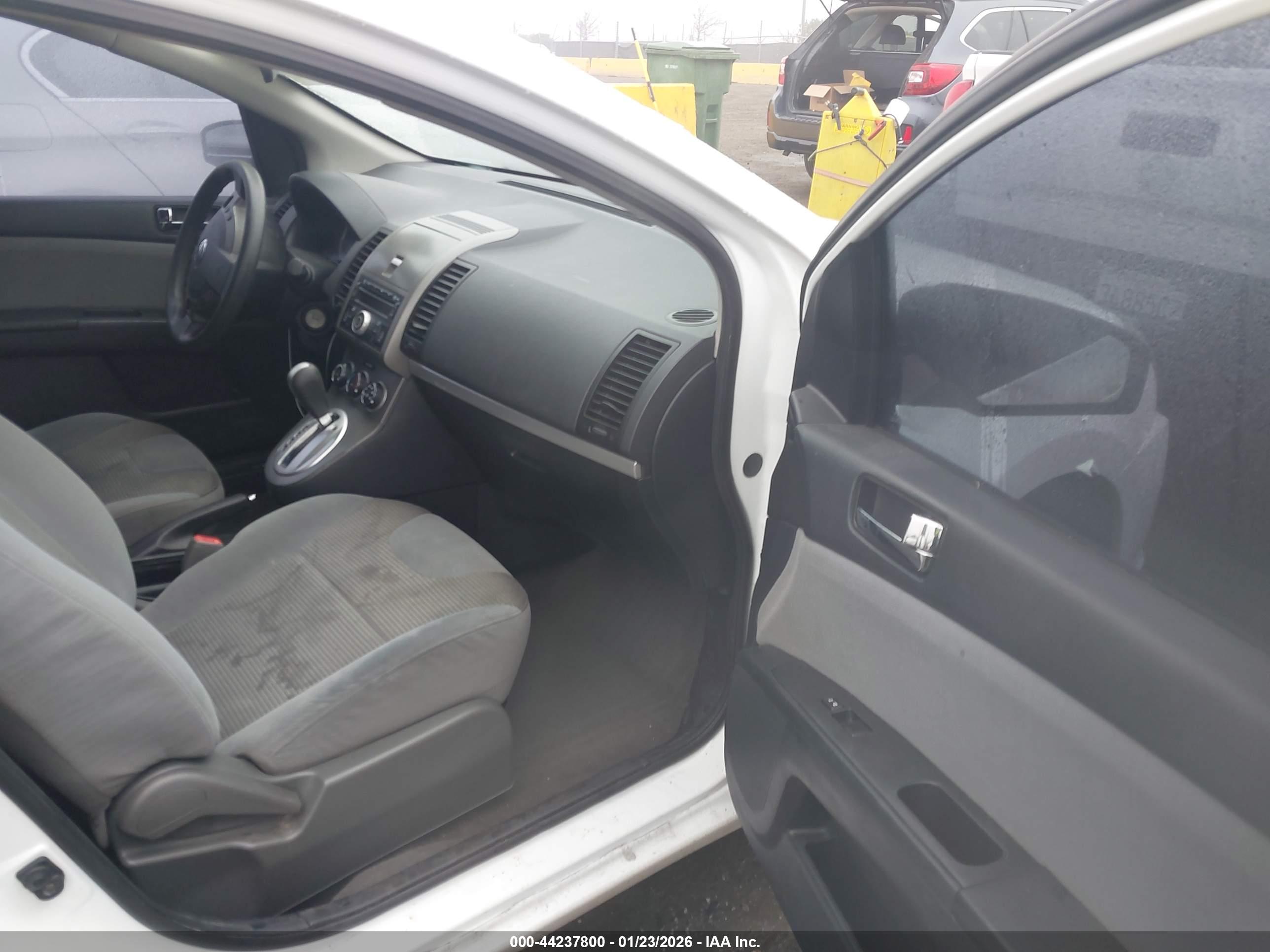 NISSAN SENTRA image 5