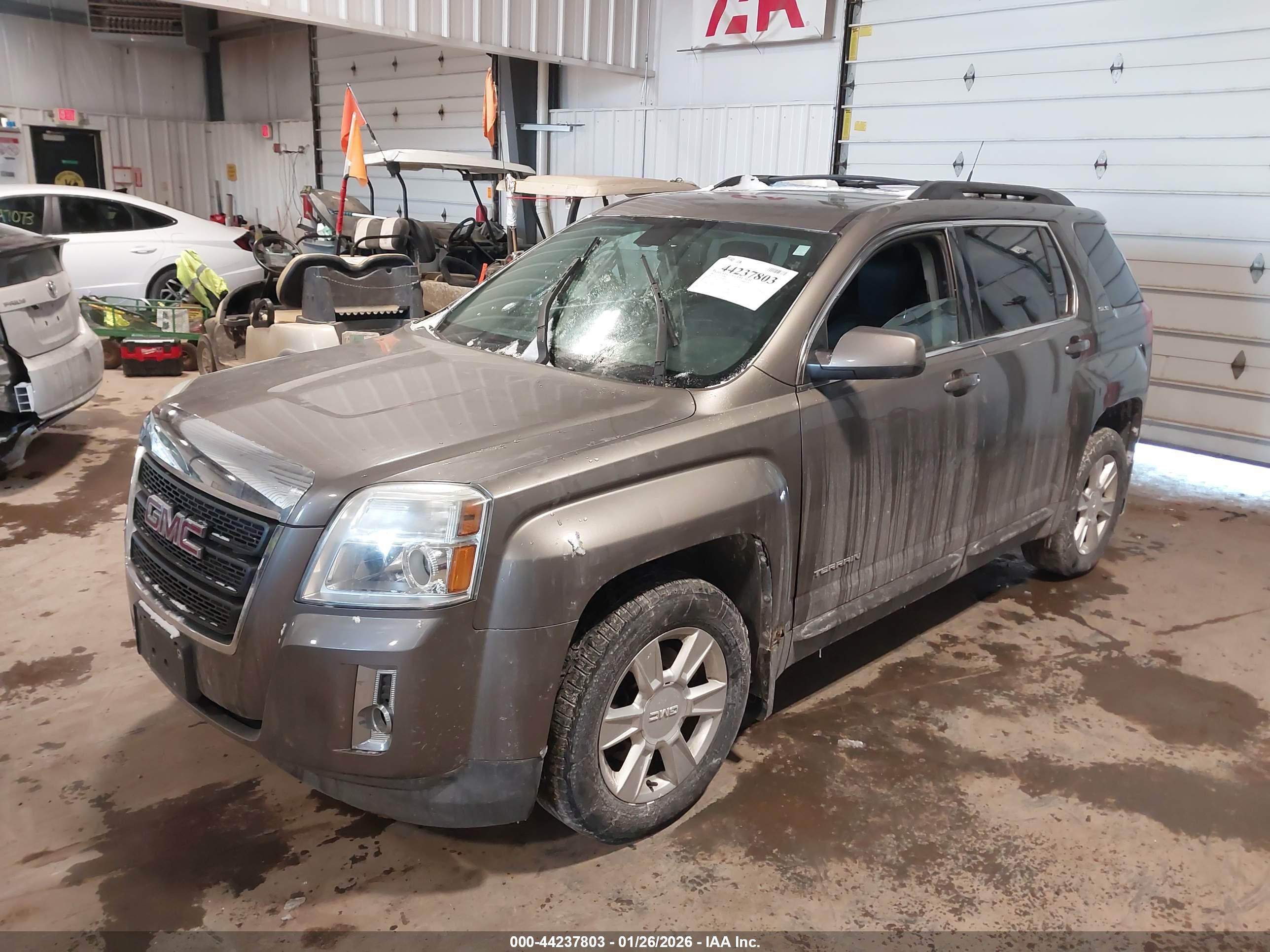 GMC TERRAIN image 2