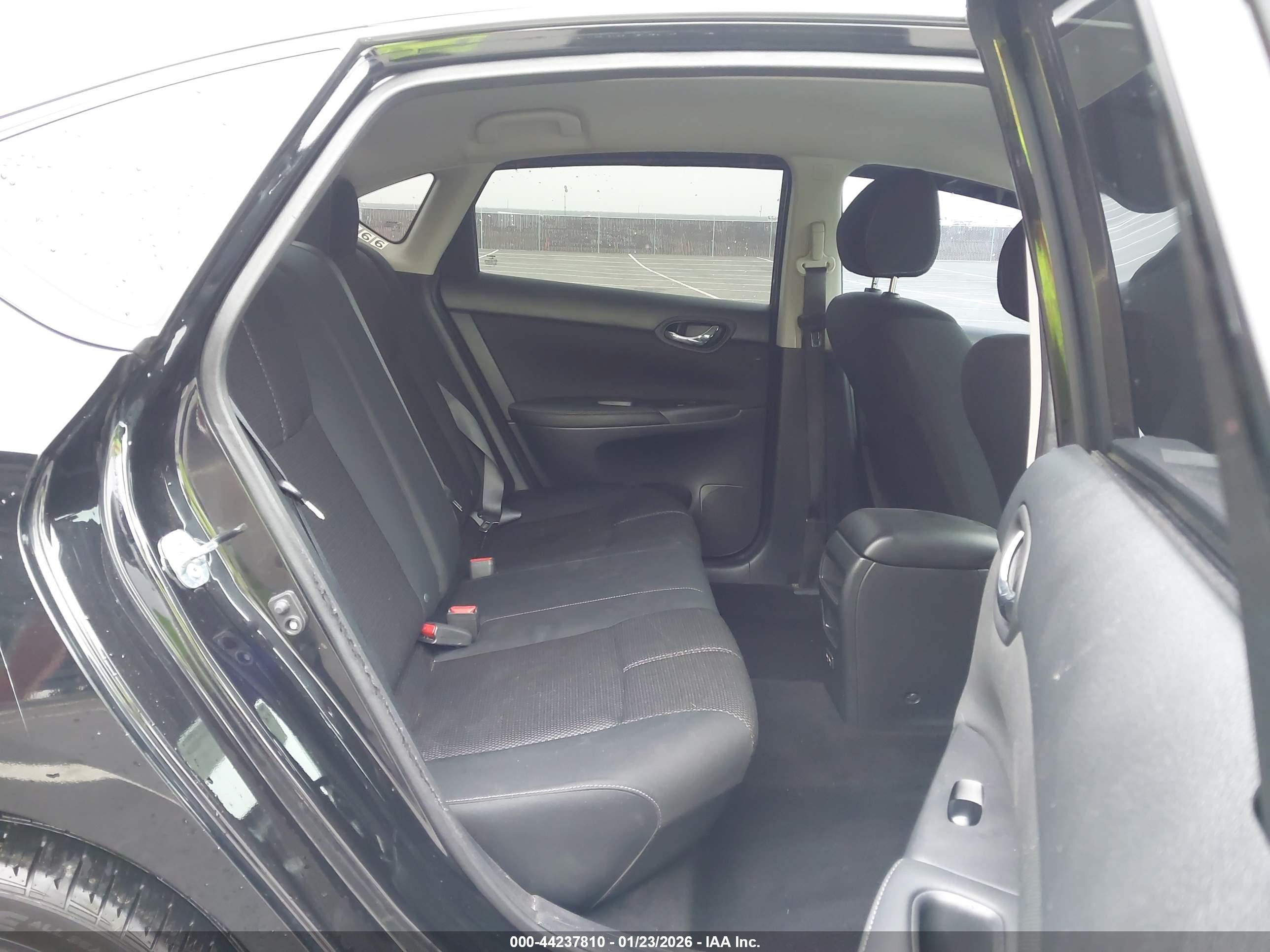 NISSAN SENTRA image 8