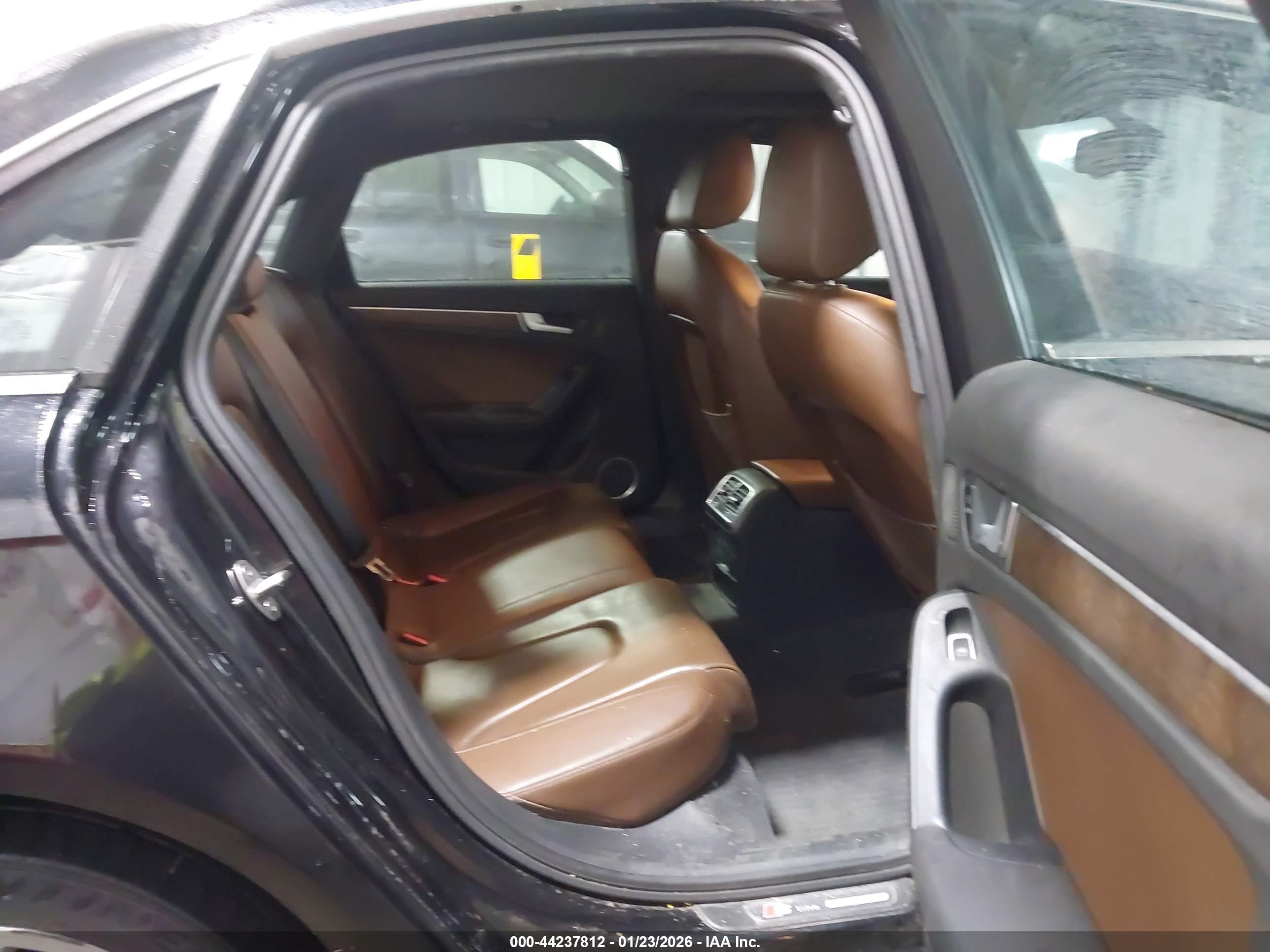 AUDI A4 image 8