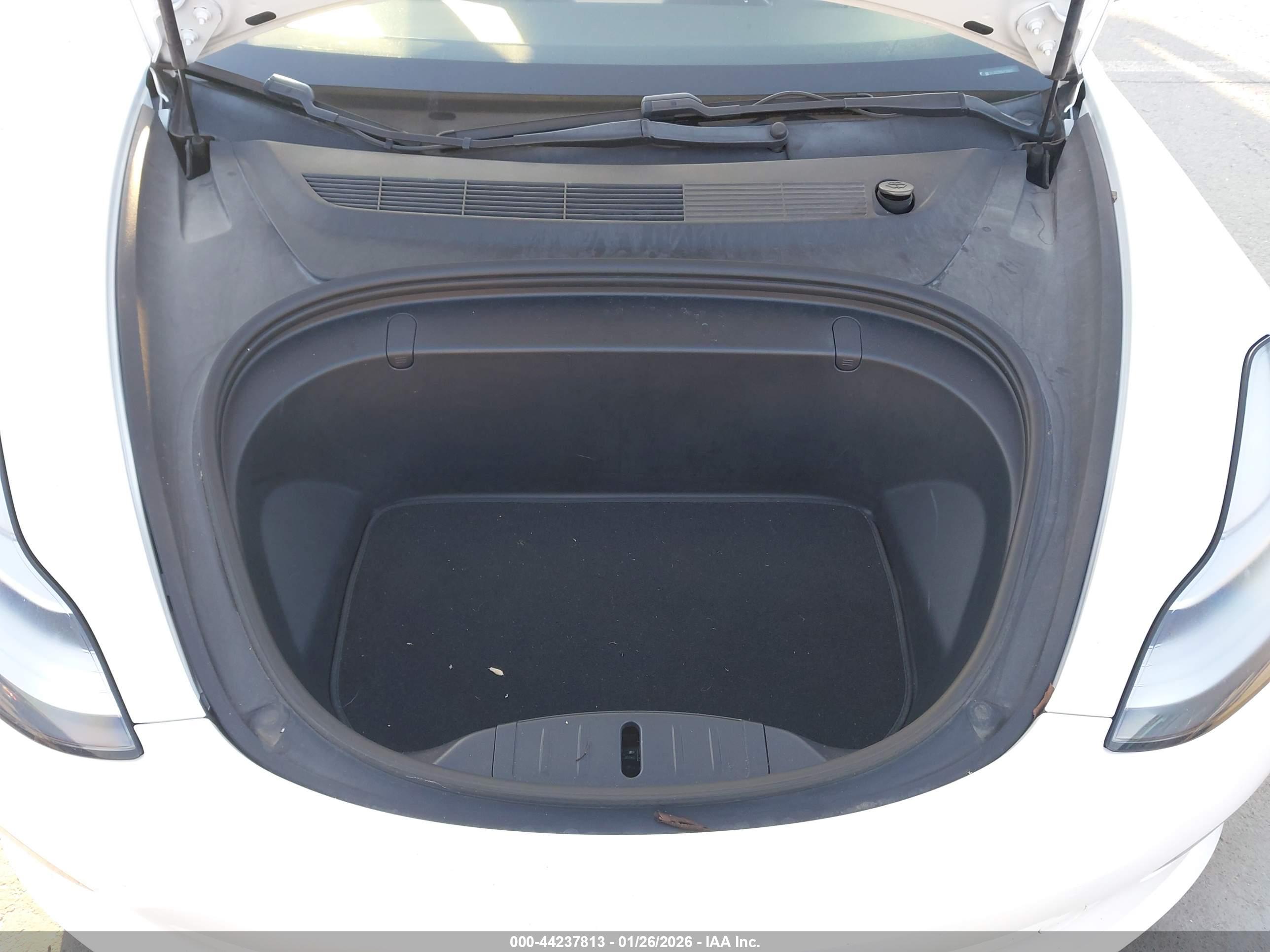 TESLA MODEL image 10