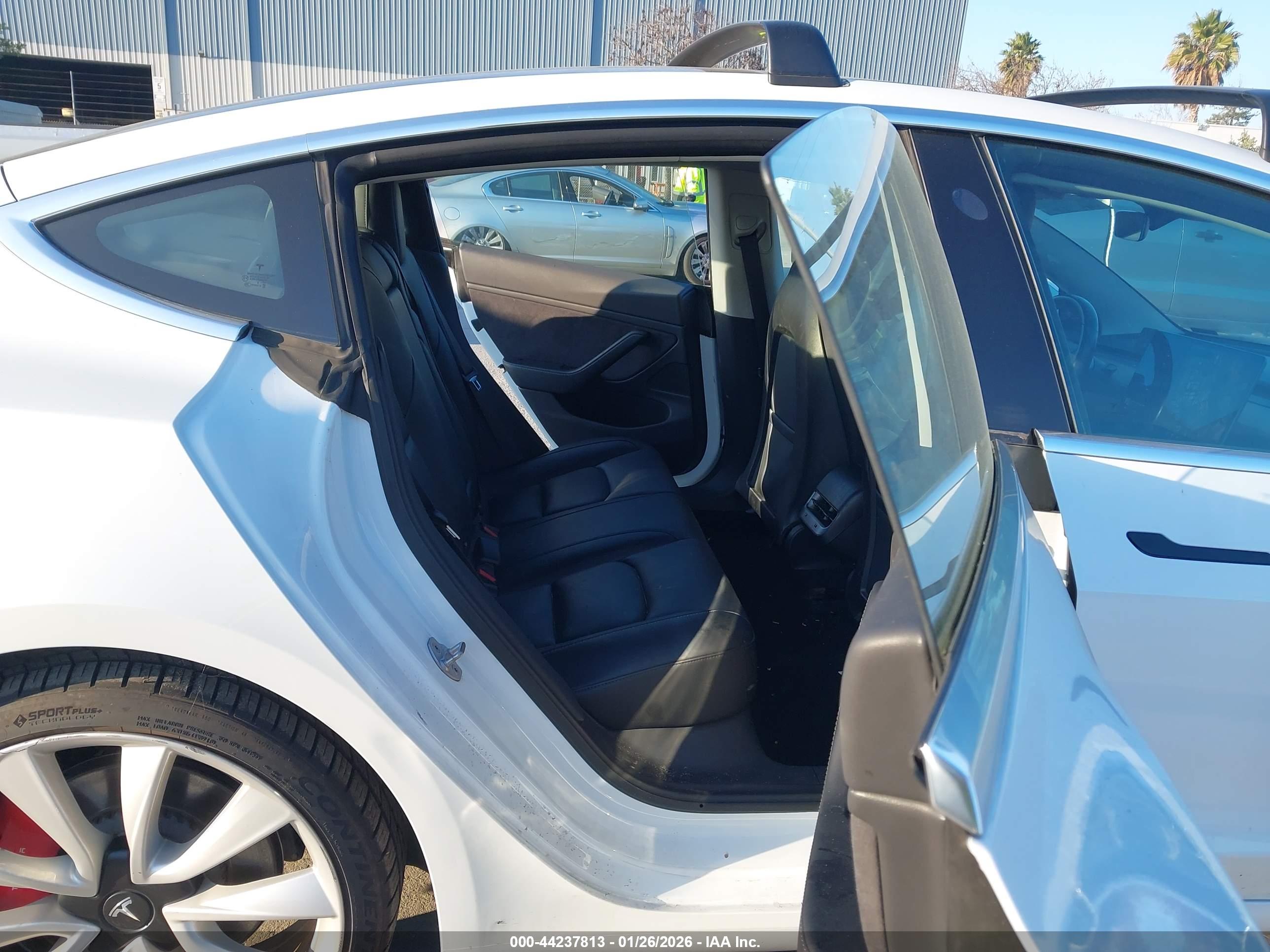 TESLA MODEL image 8