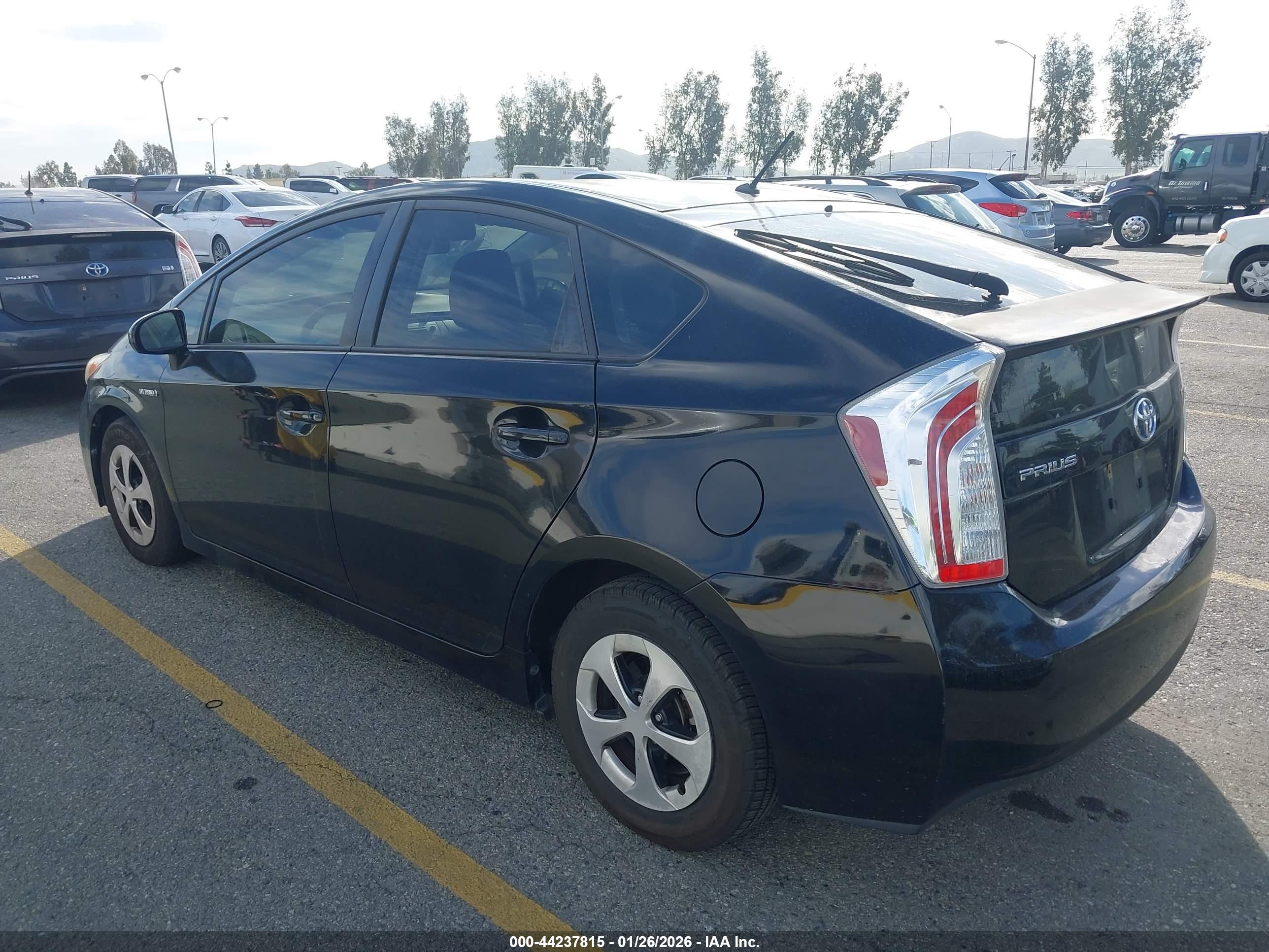 TOYOTA PRIUS image 3