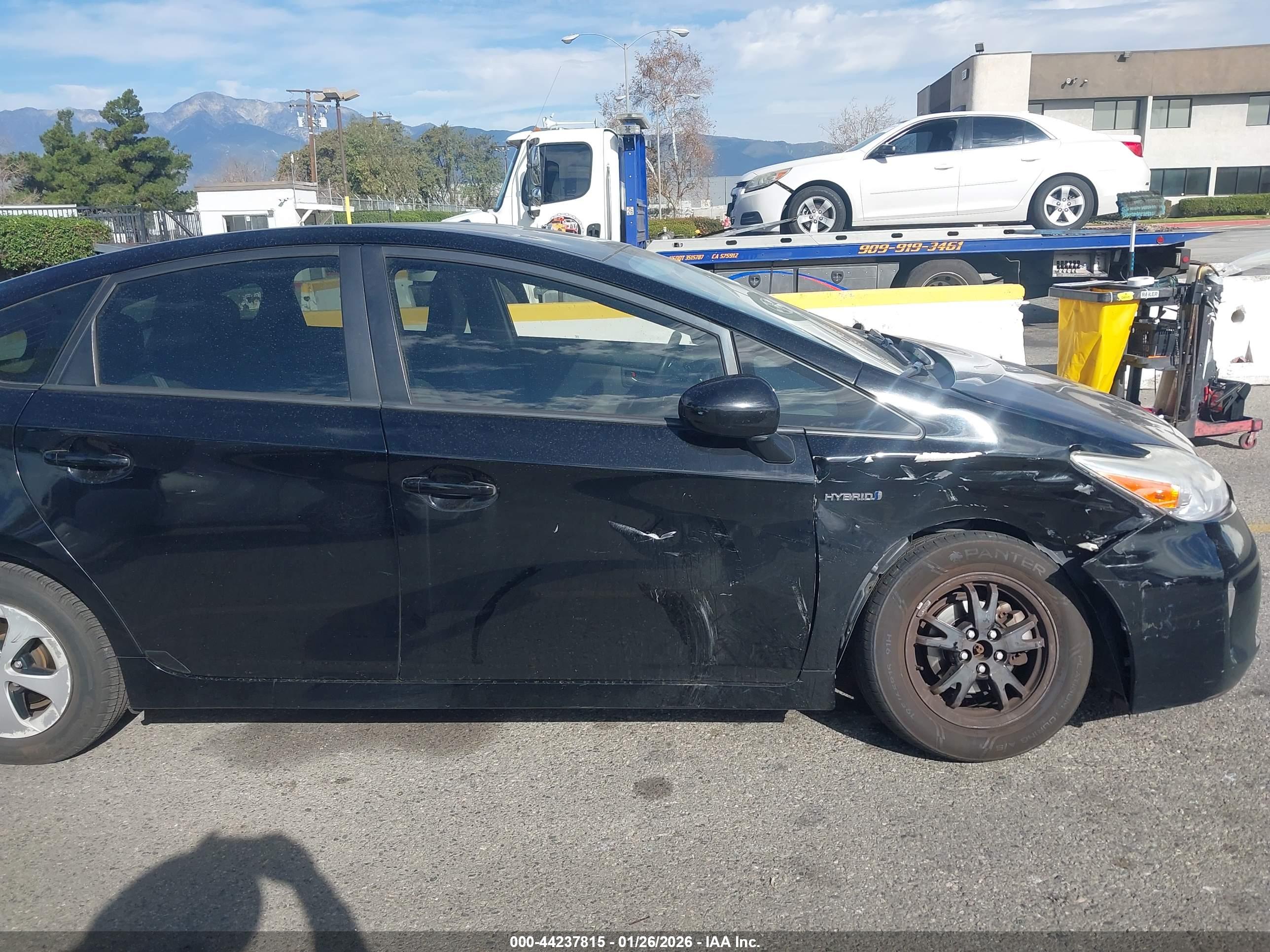 TOYOTA PRIUS image 6