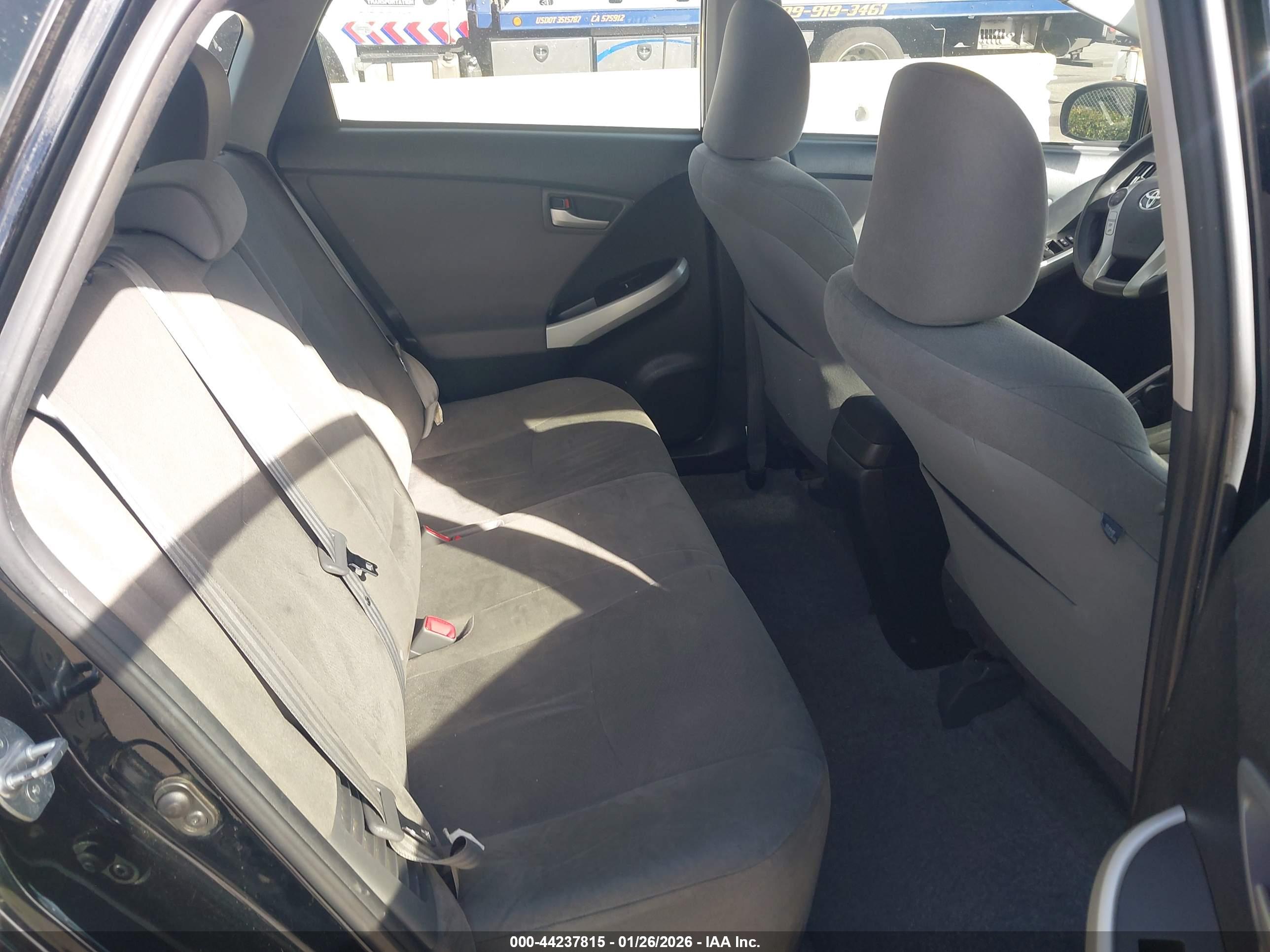 TOYOTA PRIUS image 8
