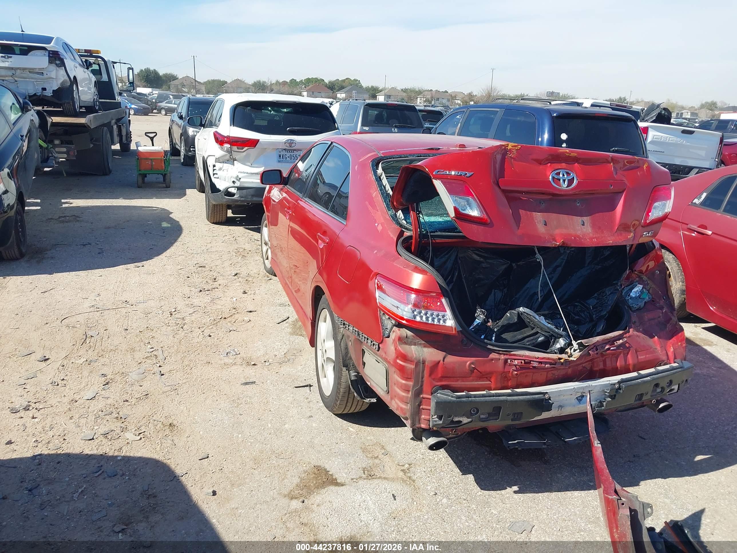 TOYOTA CAMRY image 3