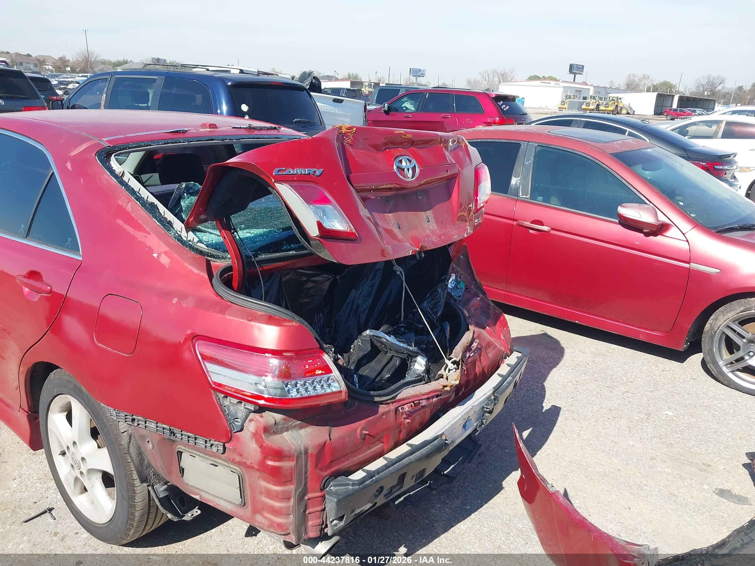 TOYOTA CAMRY image 6
