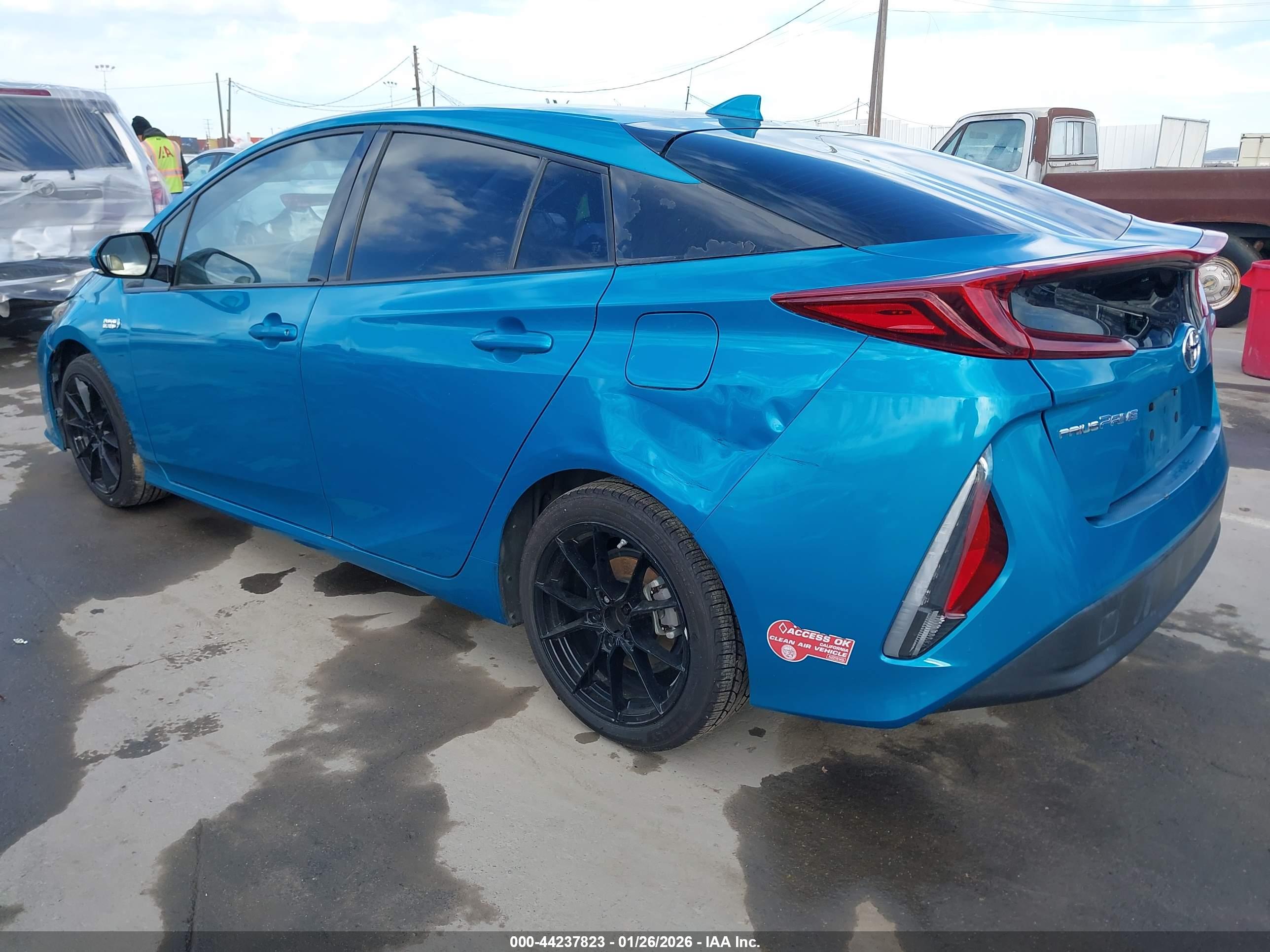 TOYOTA PRIUS image 3