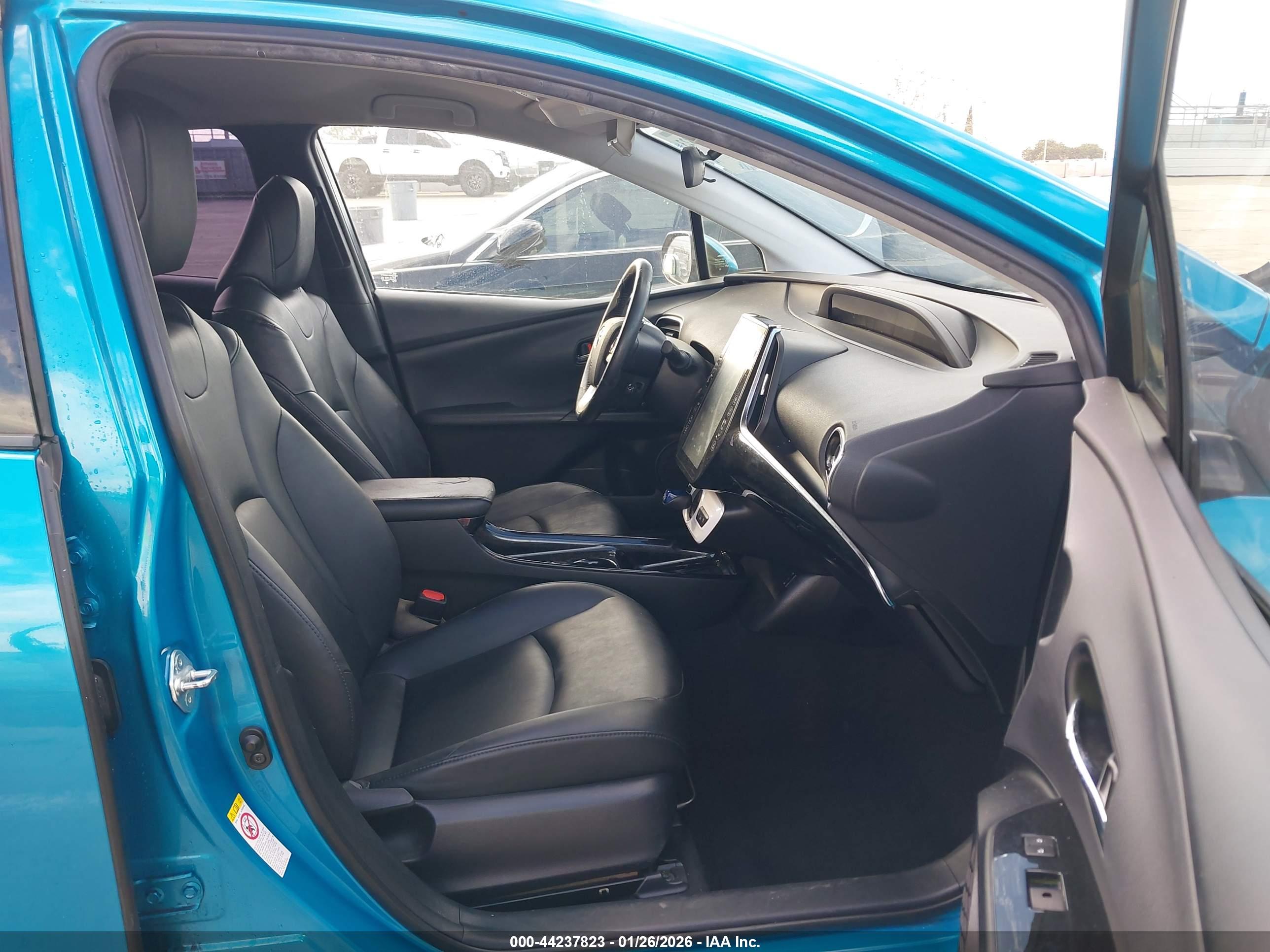 TOYOTA PRIUS image 5