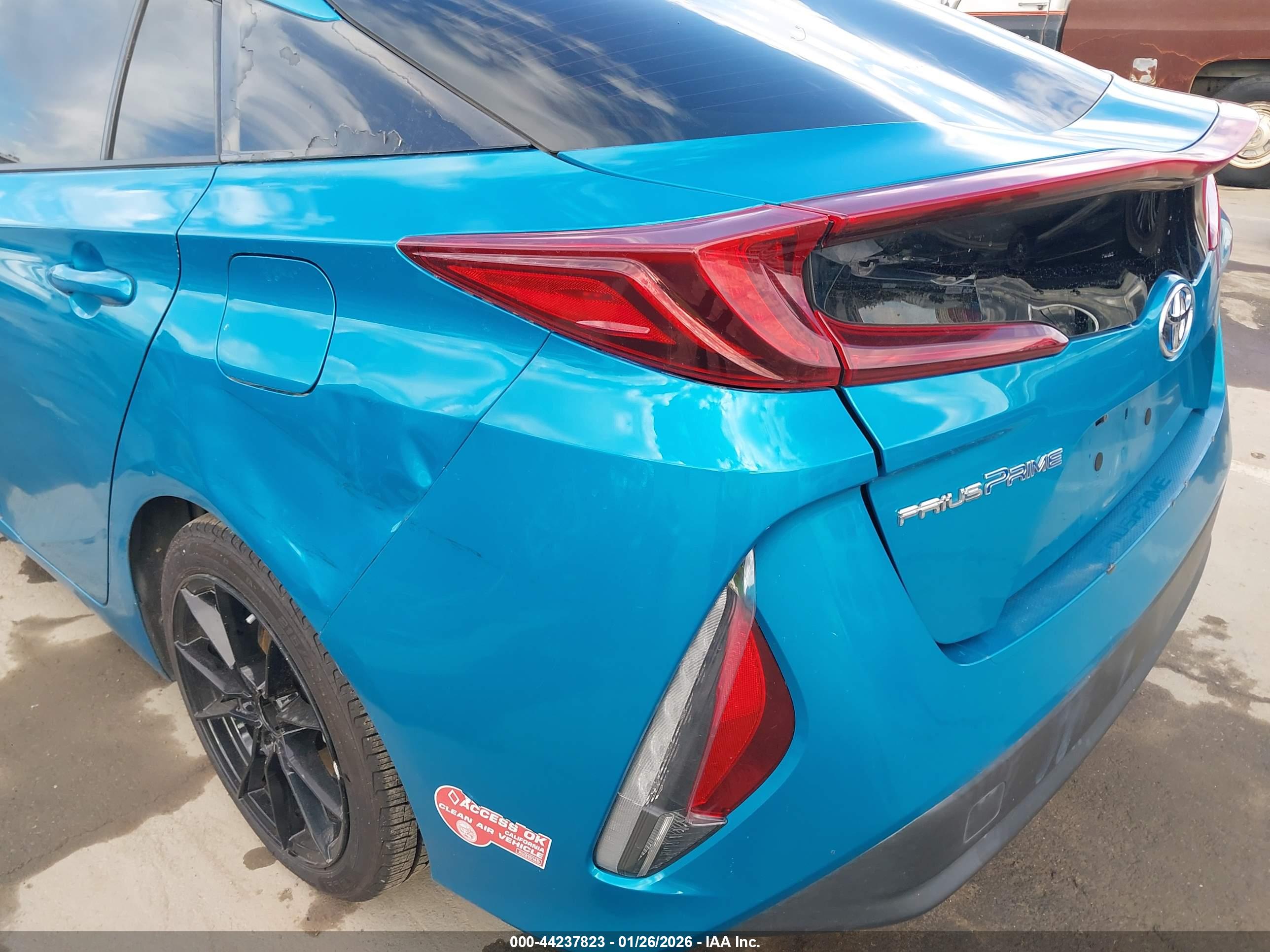 TOYOTA PRIUS image 6