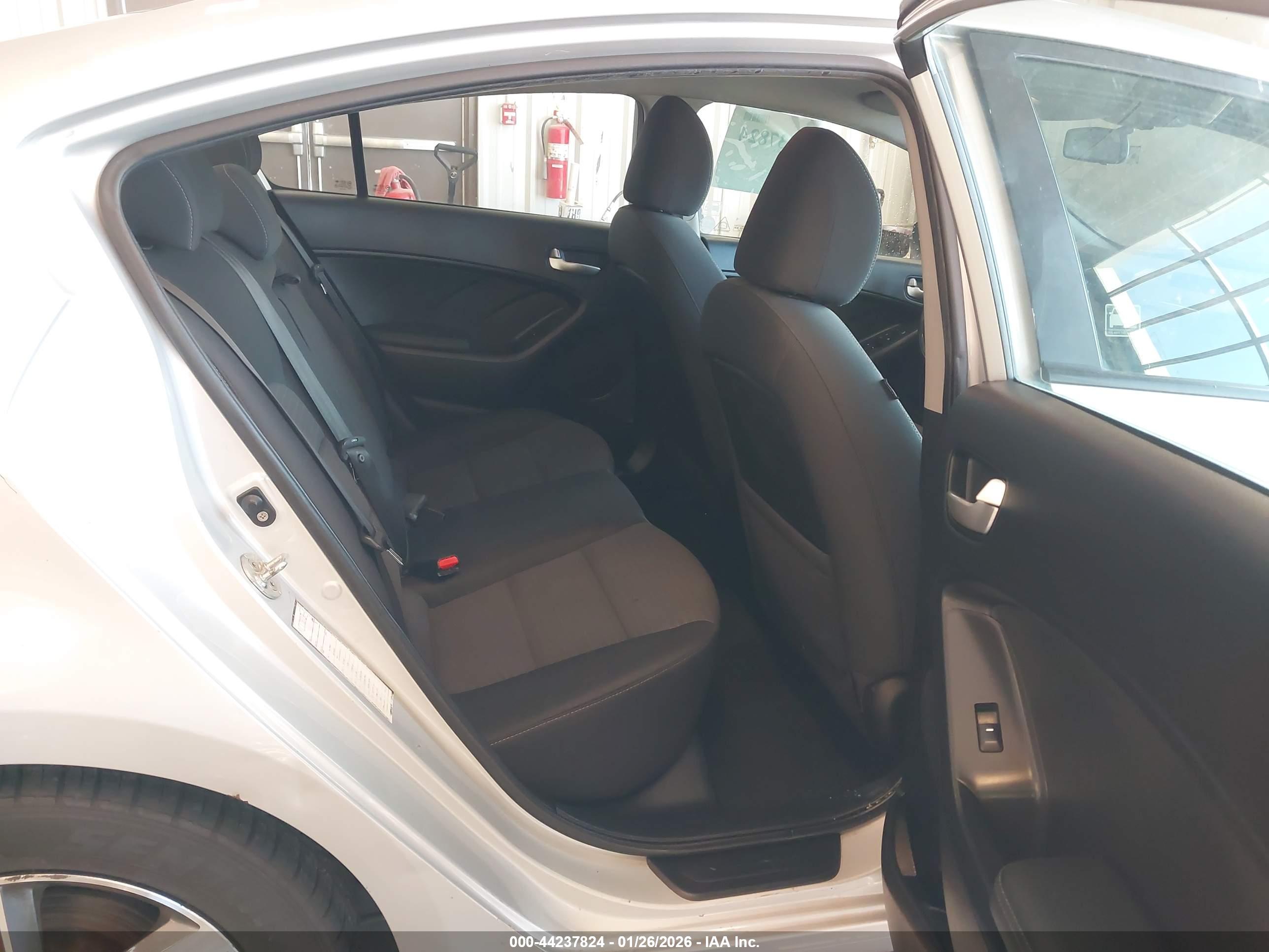 KIA FORTE image 8