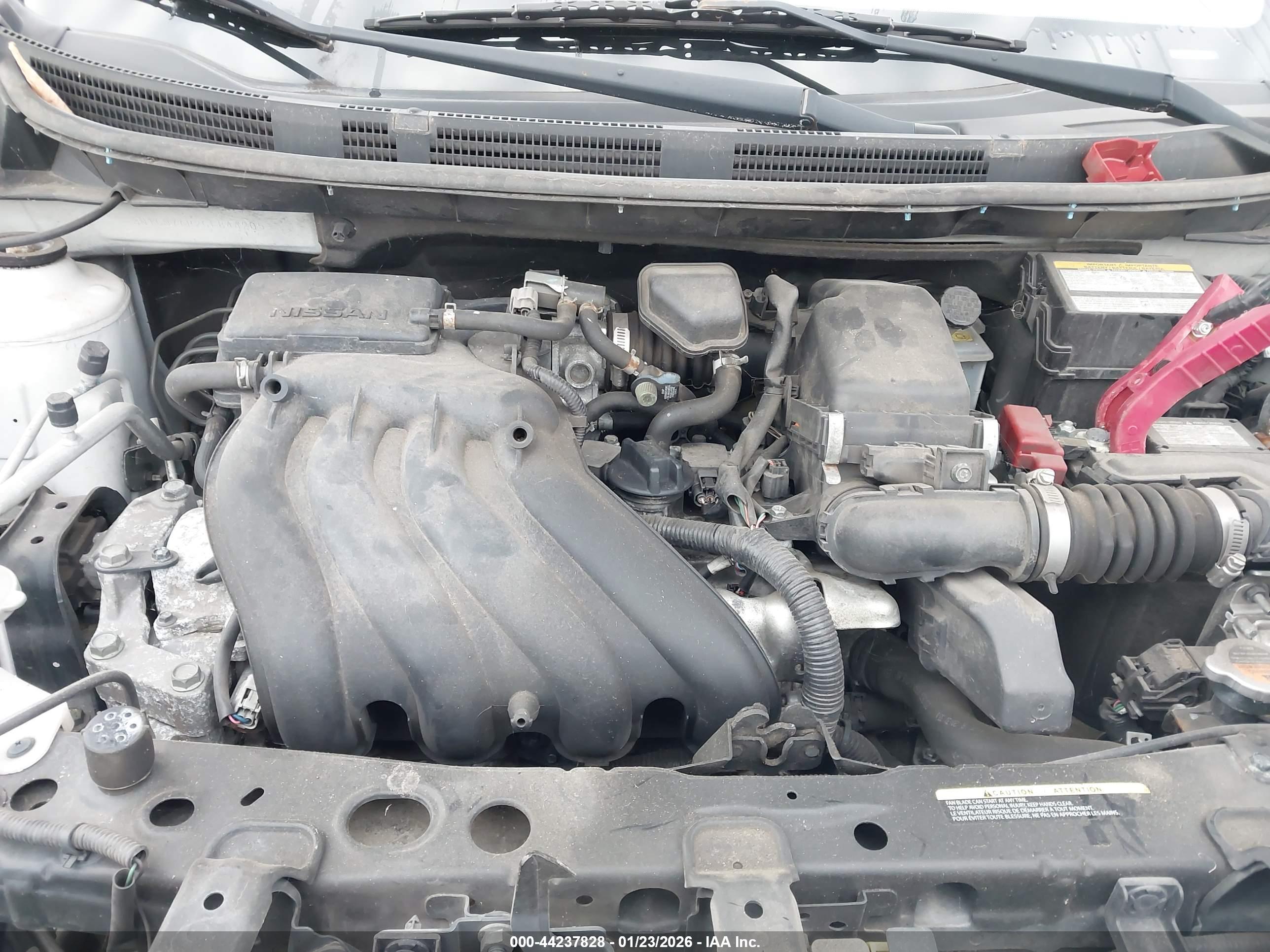 NISSAN VERSA image 6