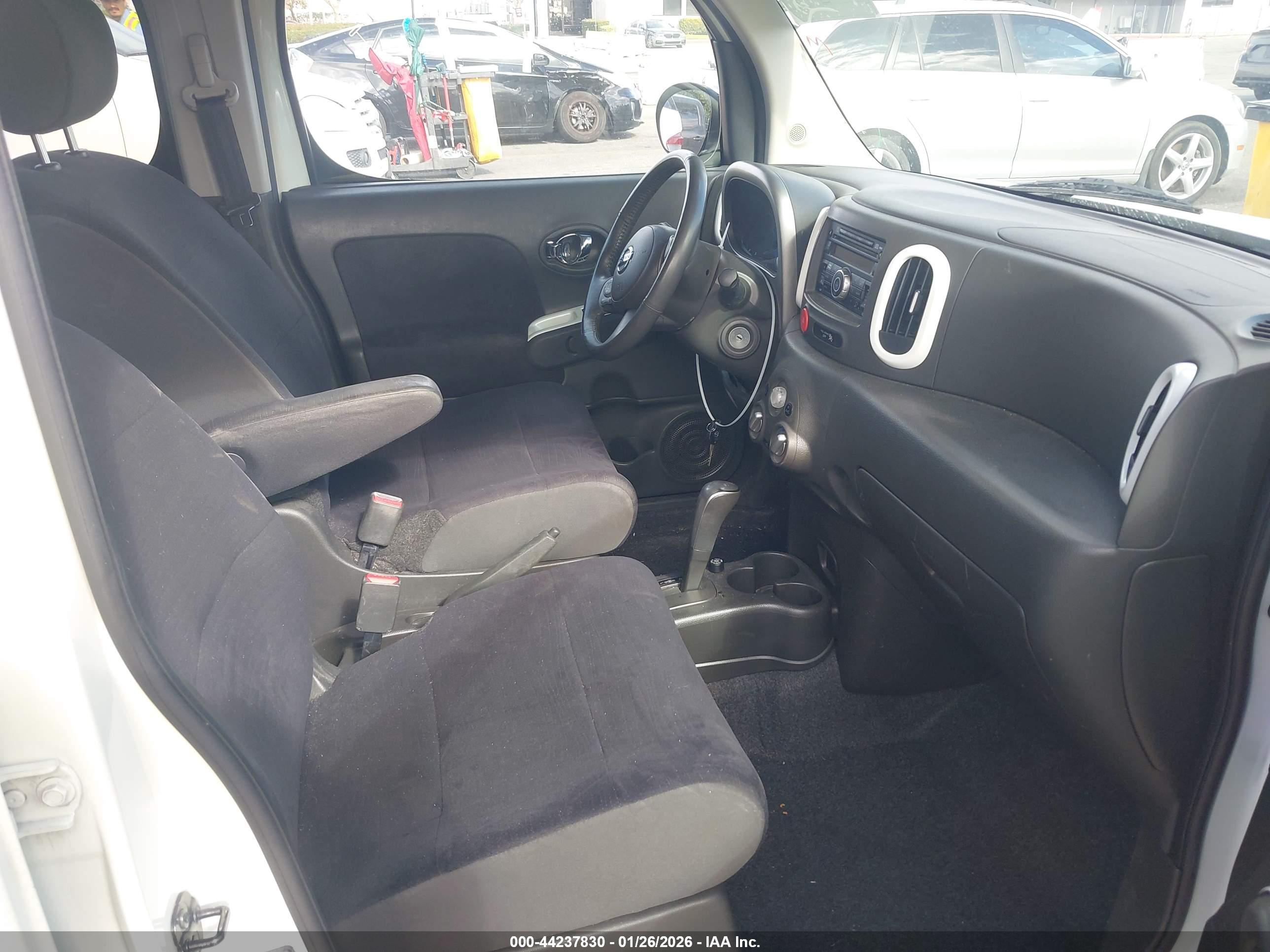 NISSAN CUBE image 5