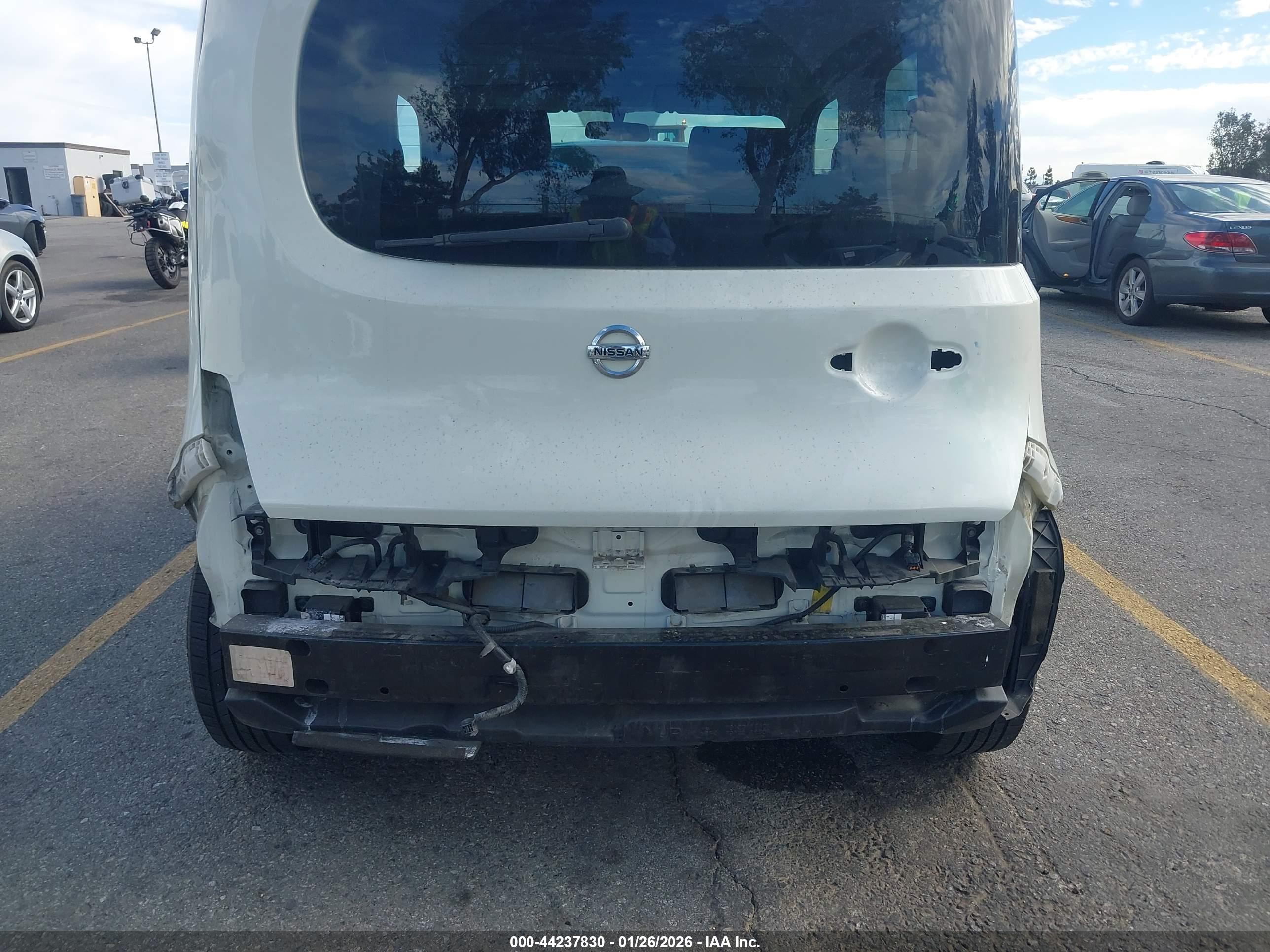 NISSAN CUBE image 6