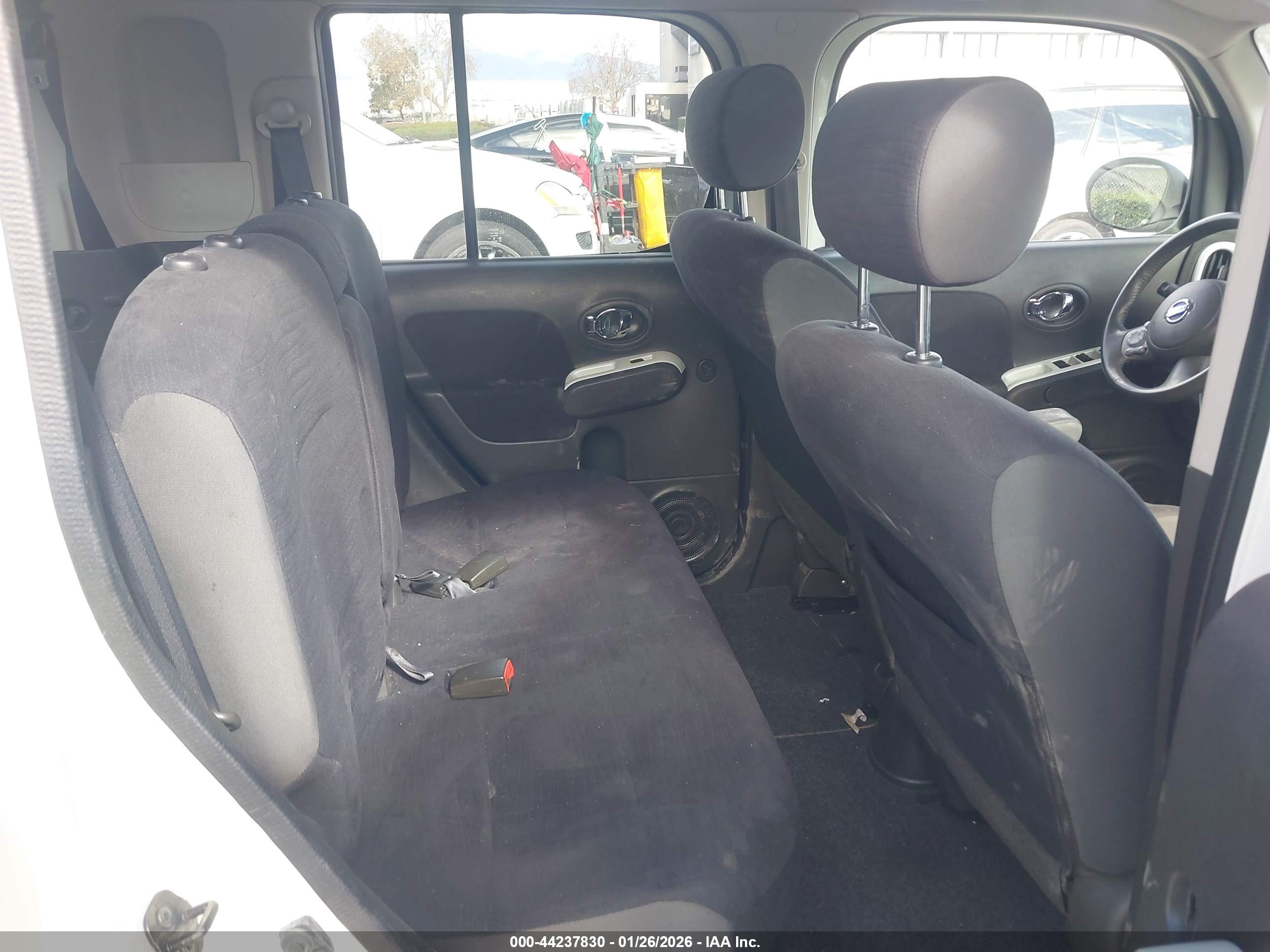 NISSAN CUBE image 8