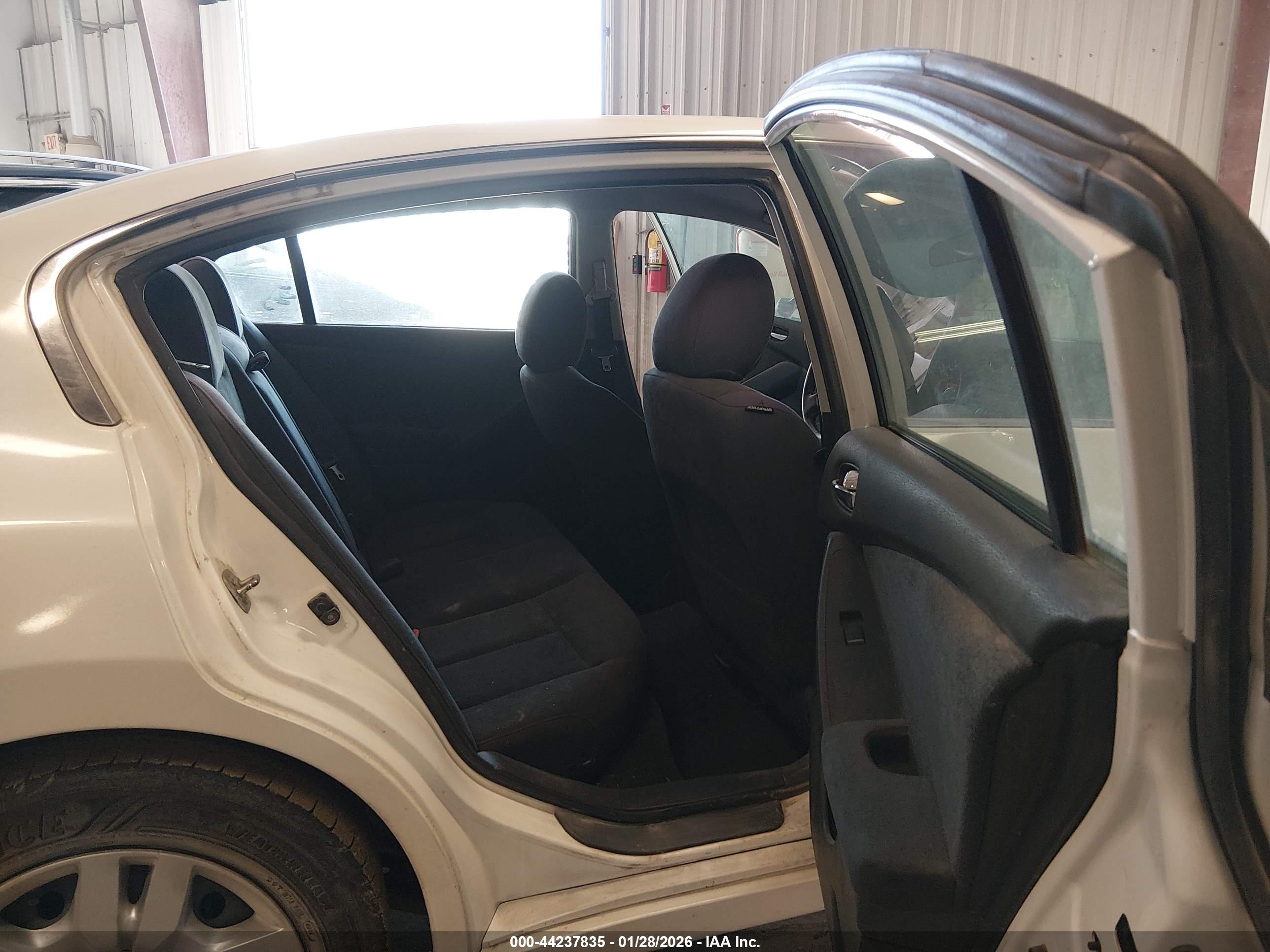 NISSAN ALTIMA image 8