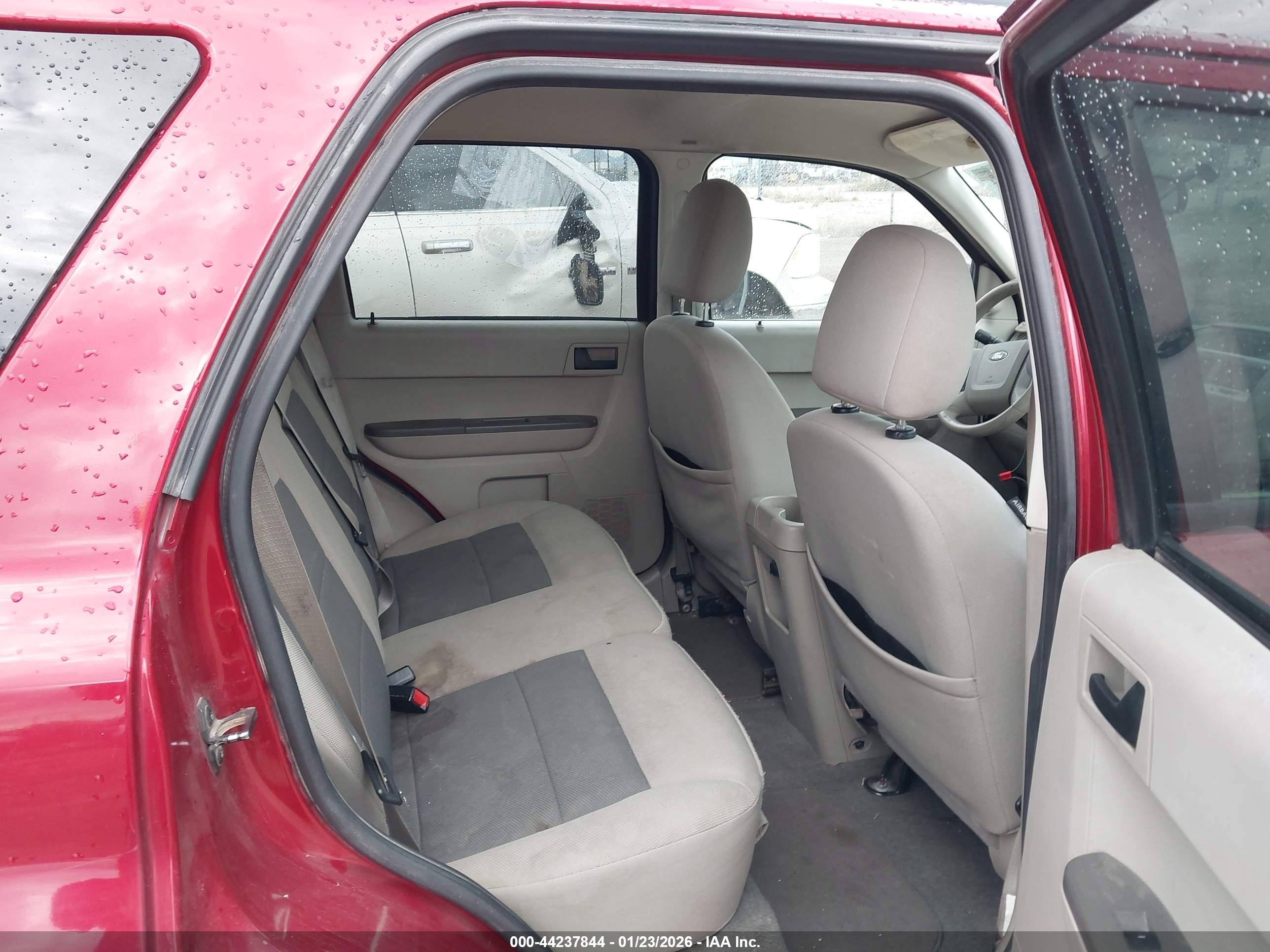 FORD ESCAPE image 8