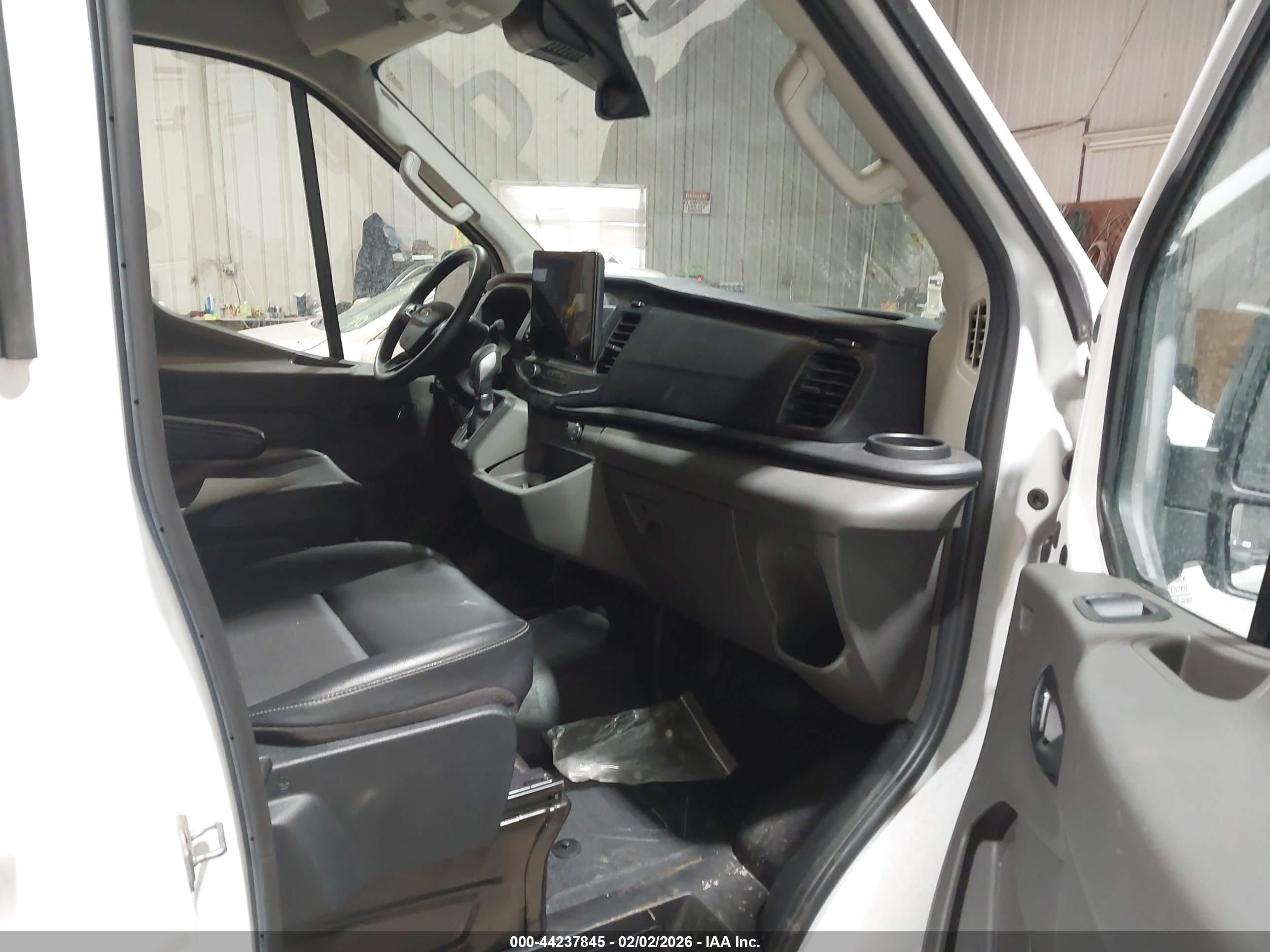 FORD TRANSIT-350 image 5