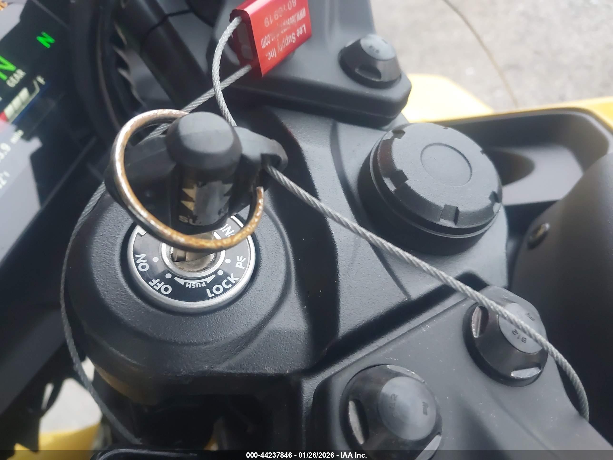 SUZUKI GSX800 image 11