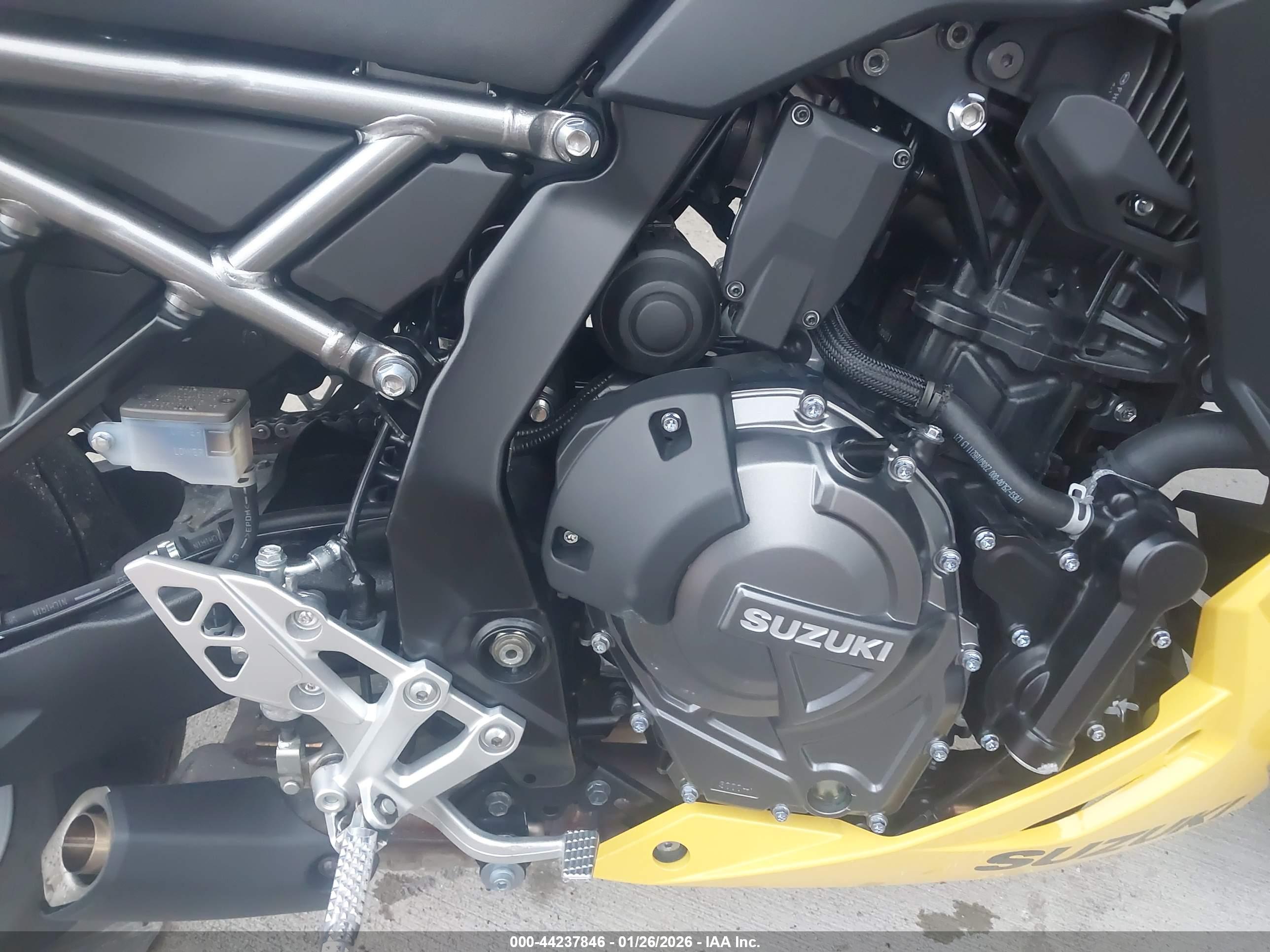 SUZUKI GSX800 image 8