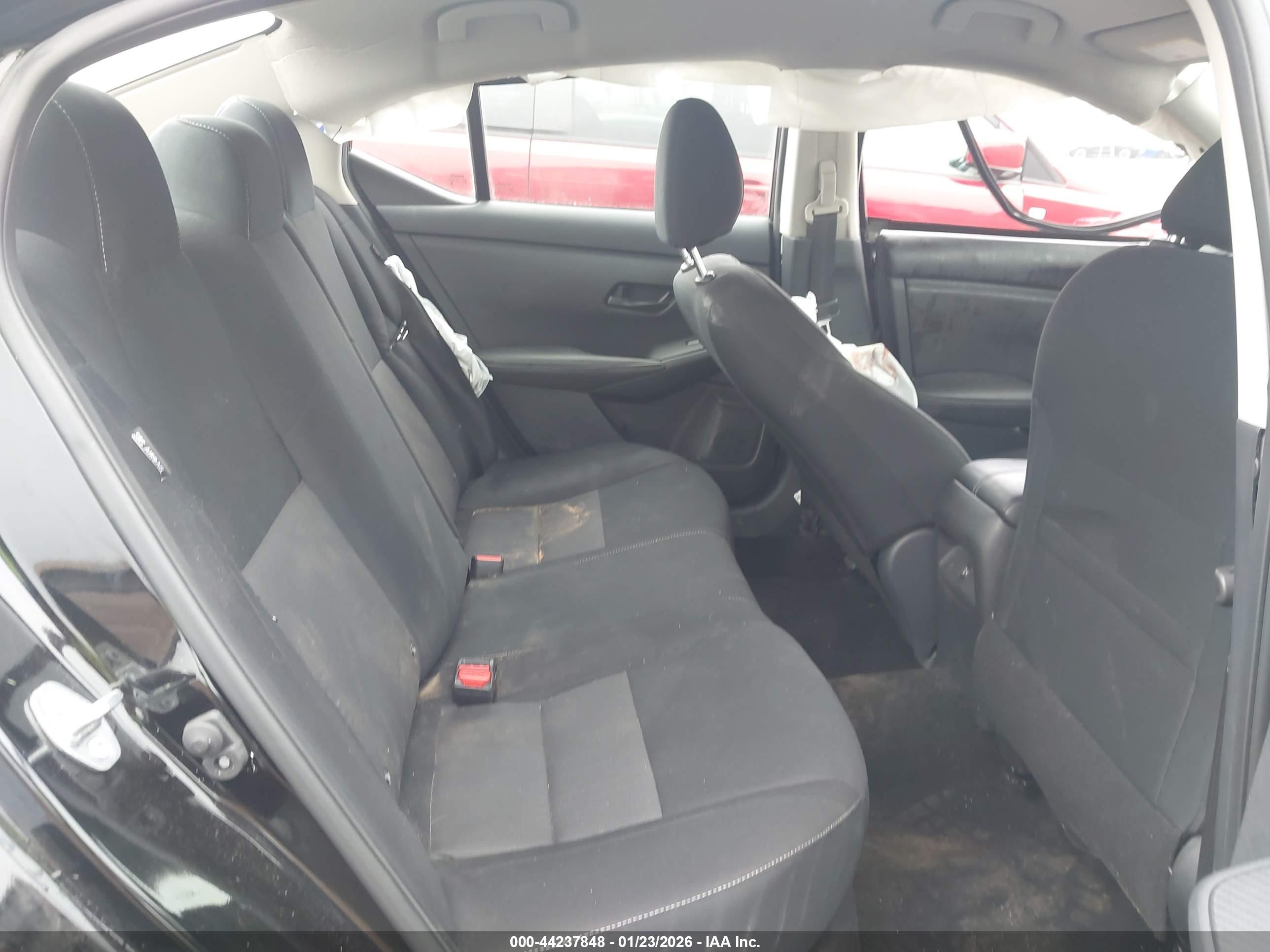 NISSAN SENTRA image 8