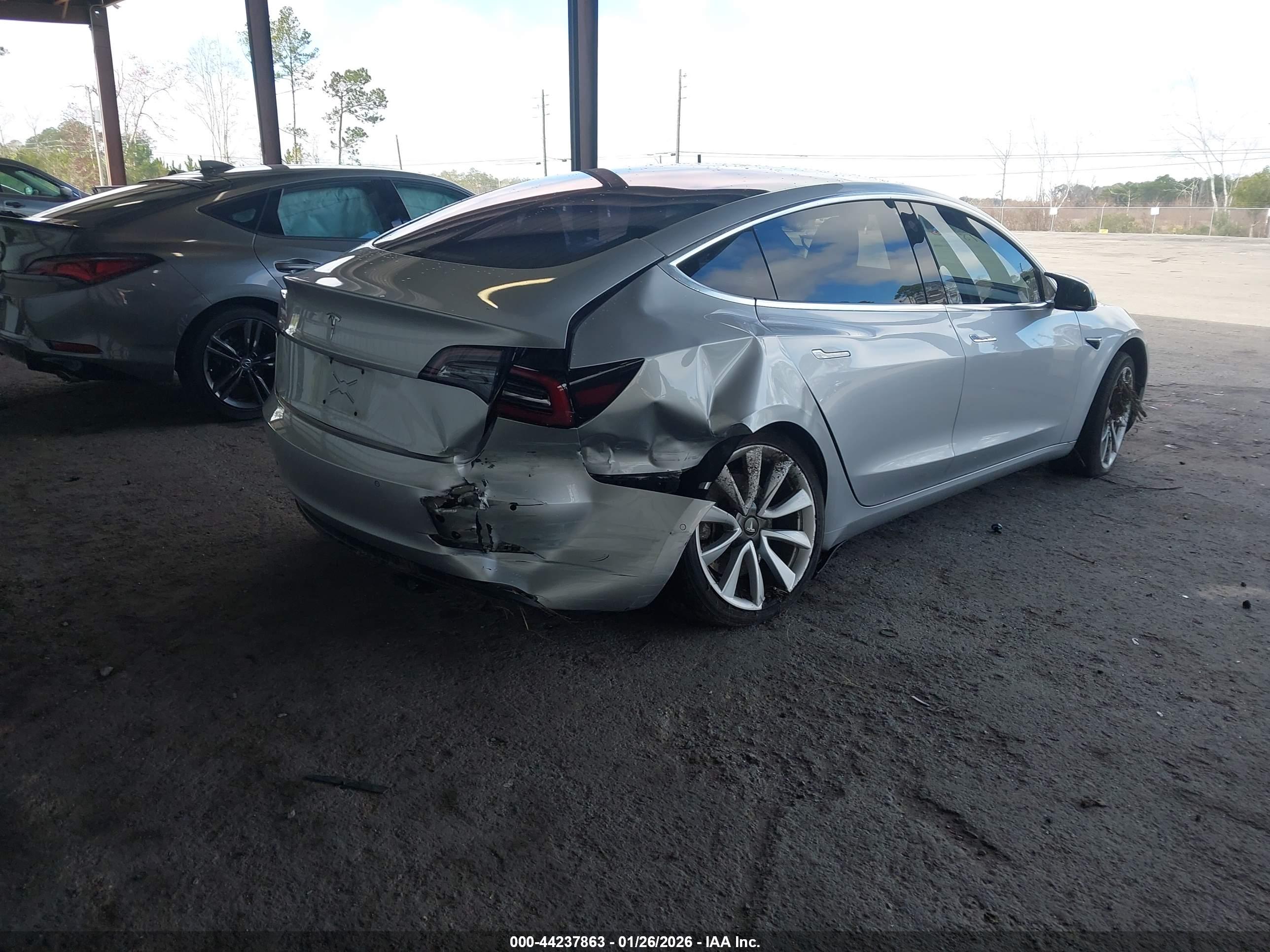 TESLA MODEL image 4
