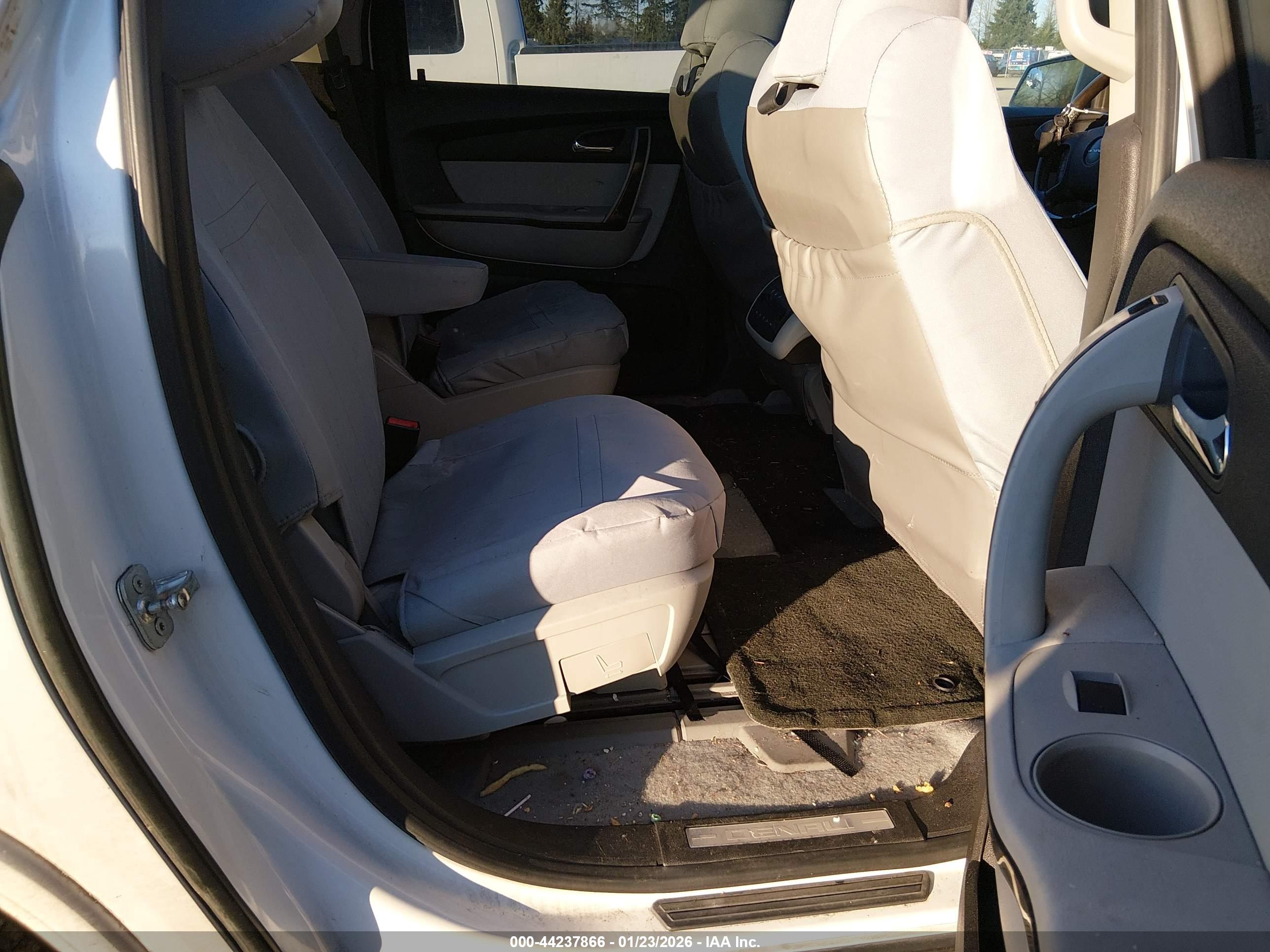 GMC ACADIA image 8
