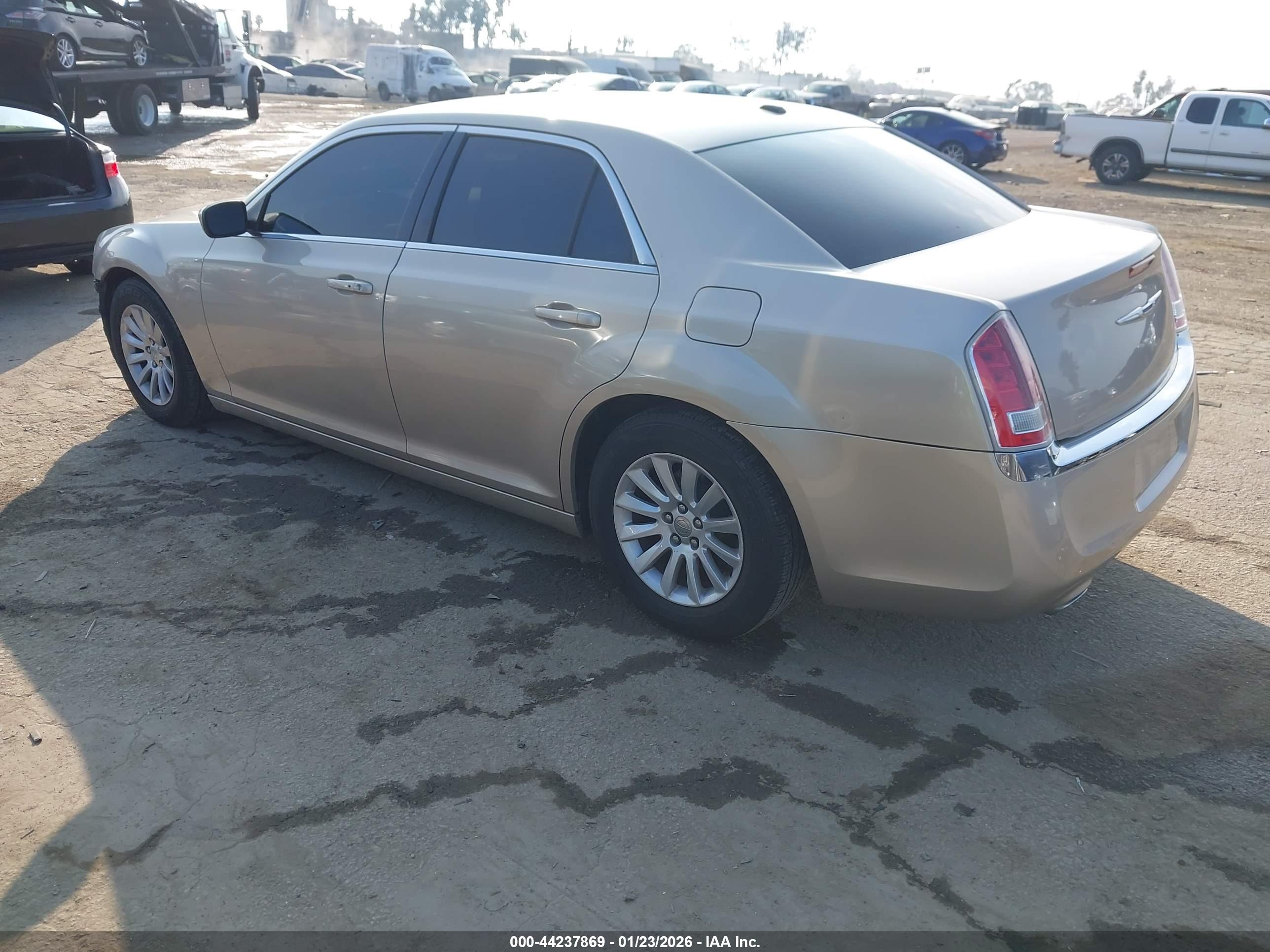 CHRYSLER 300 image 3