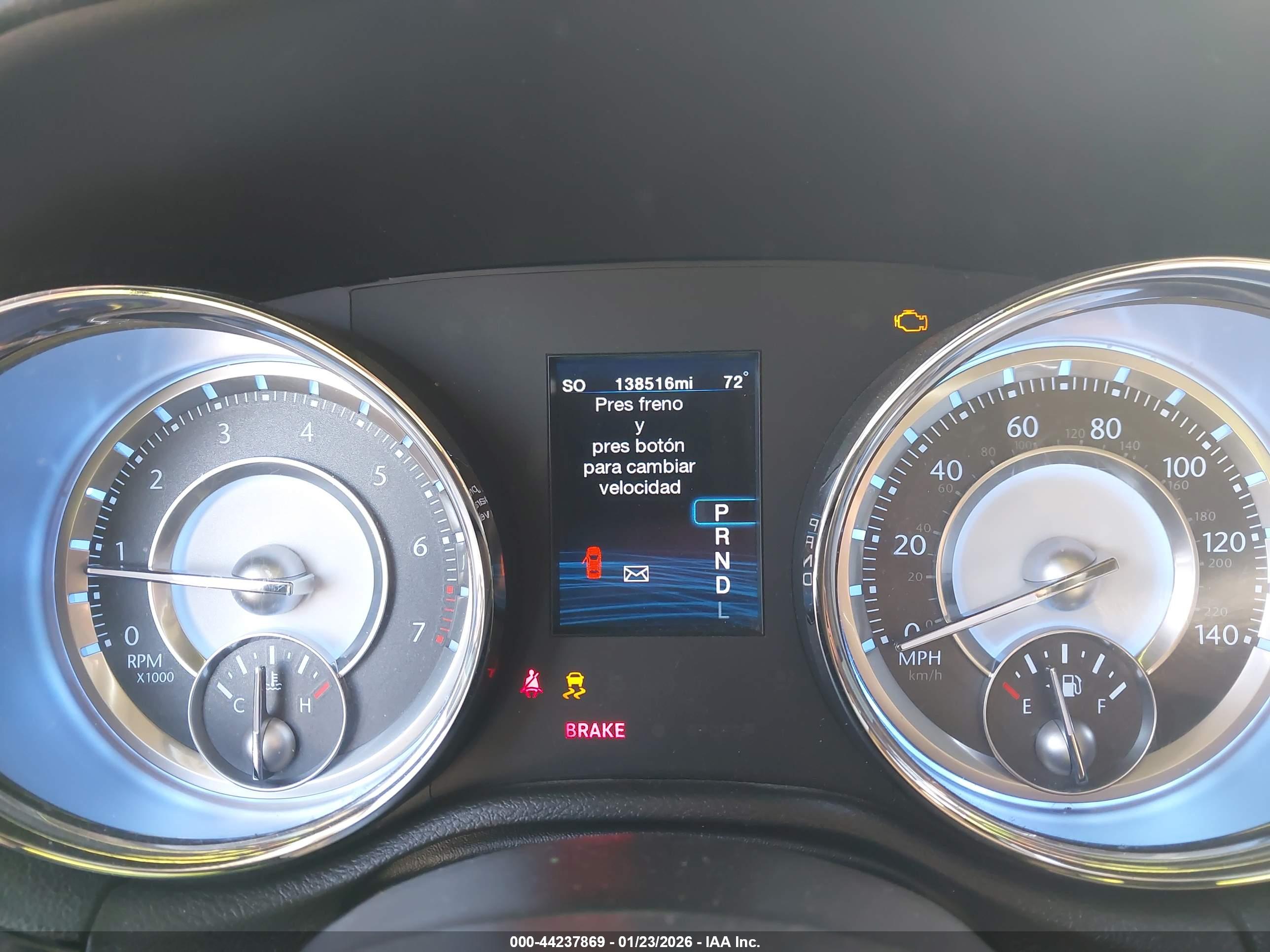 CHRYSLER 300 image 7