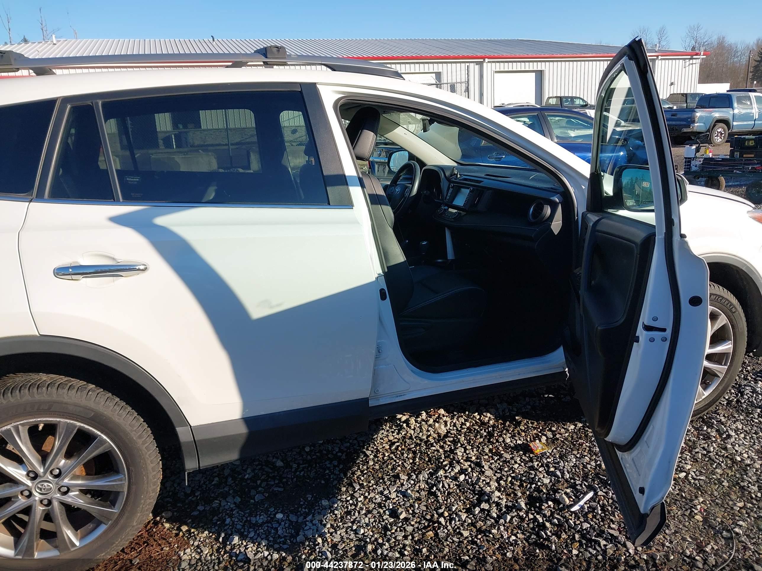 TOYOTA RAV4 image 5