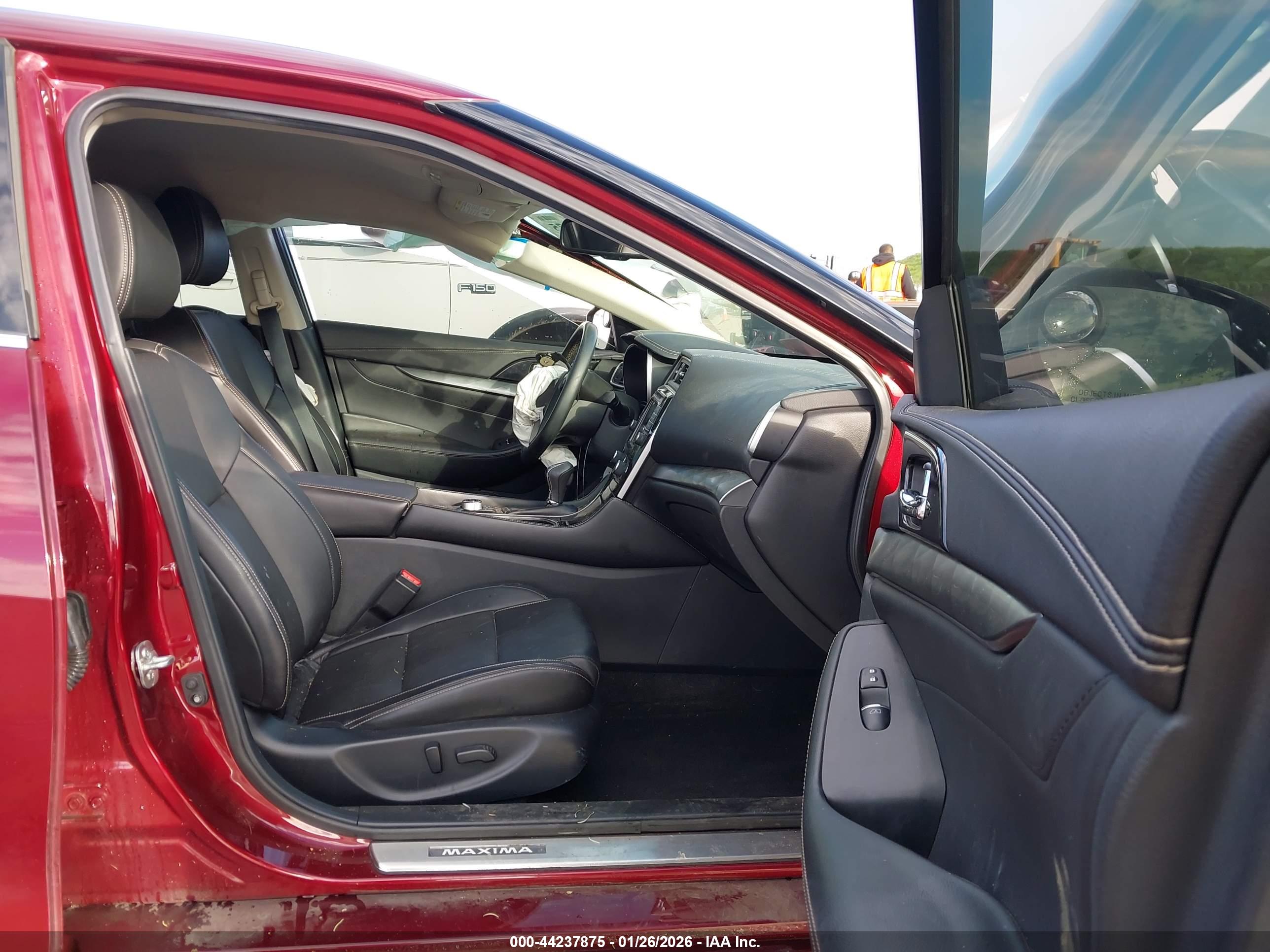 NISSAN MAXIMA image 5