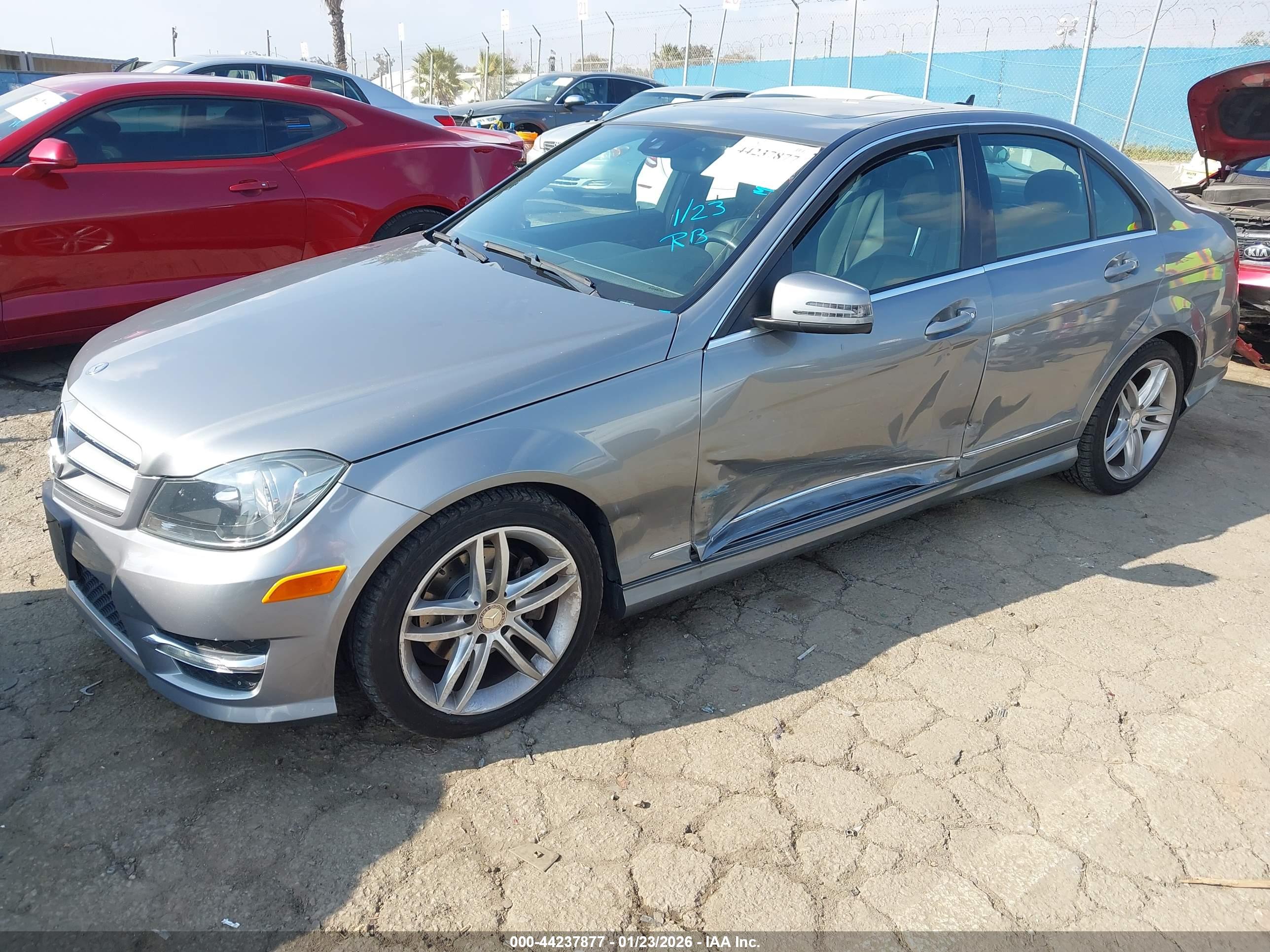 MERCEDES-BENZ C image 2