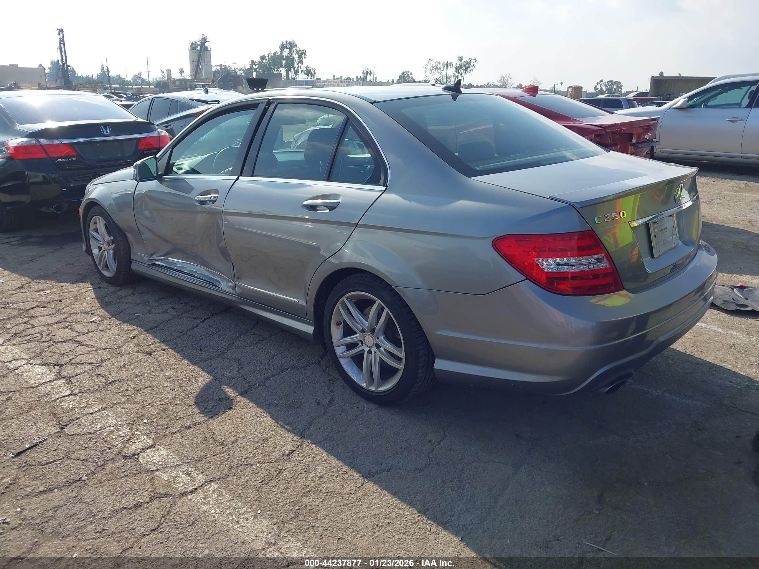 MERCEDES-BENZ C image 3