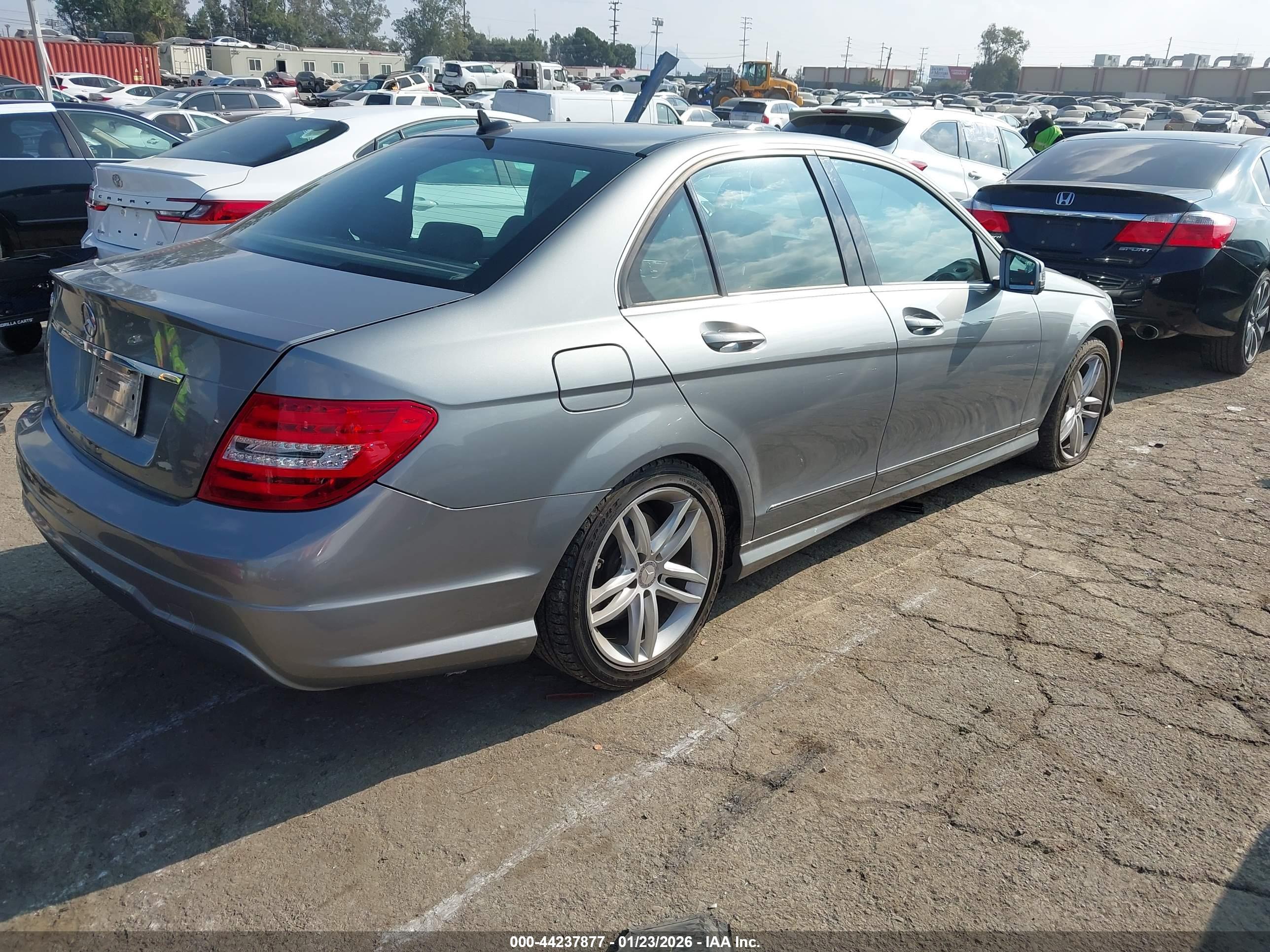 MERCEDES-BENZ C image 4