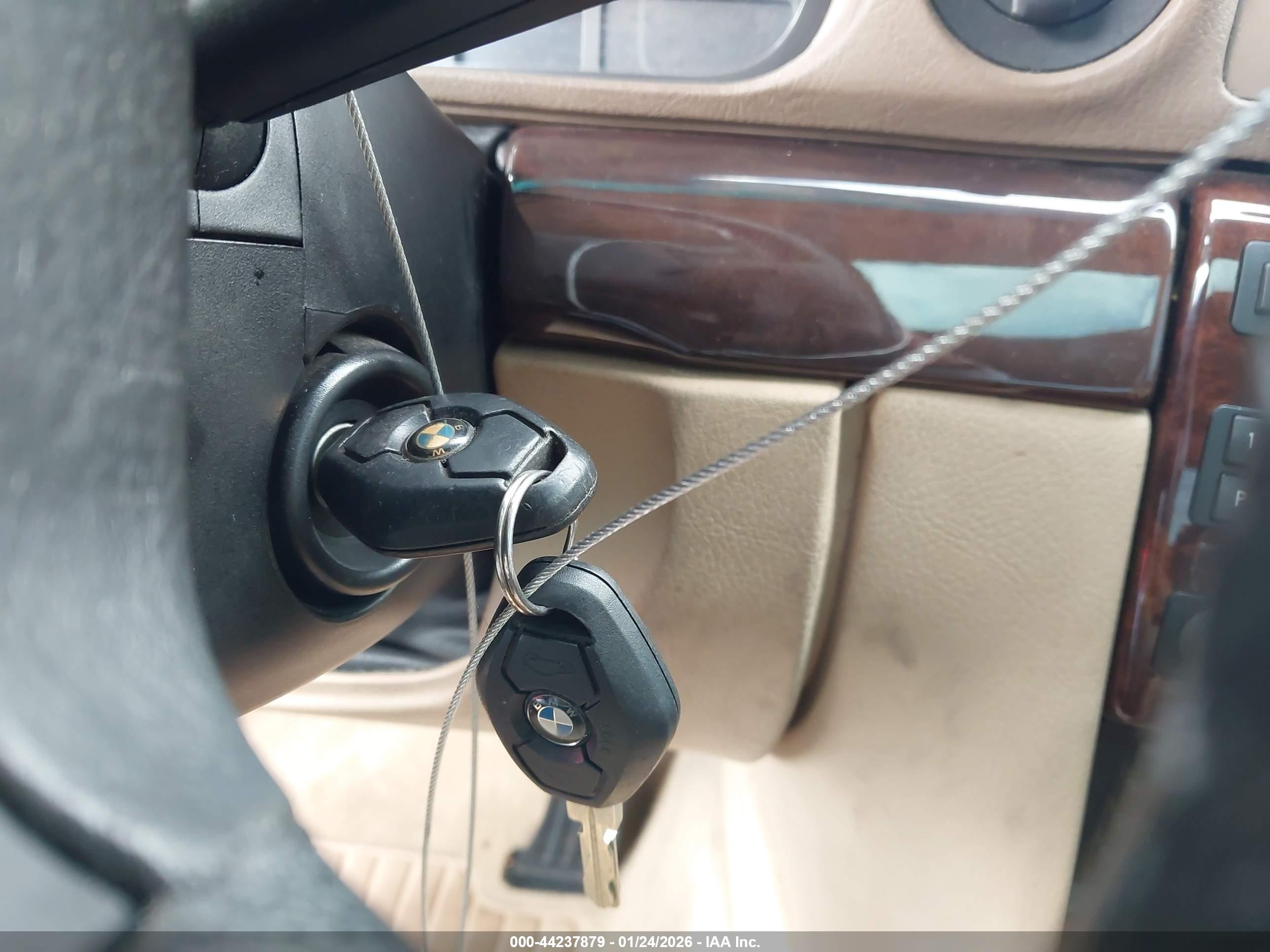 BMW 740IL image 11